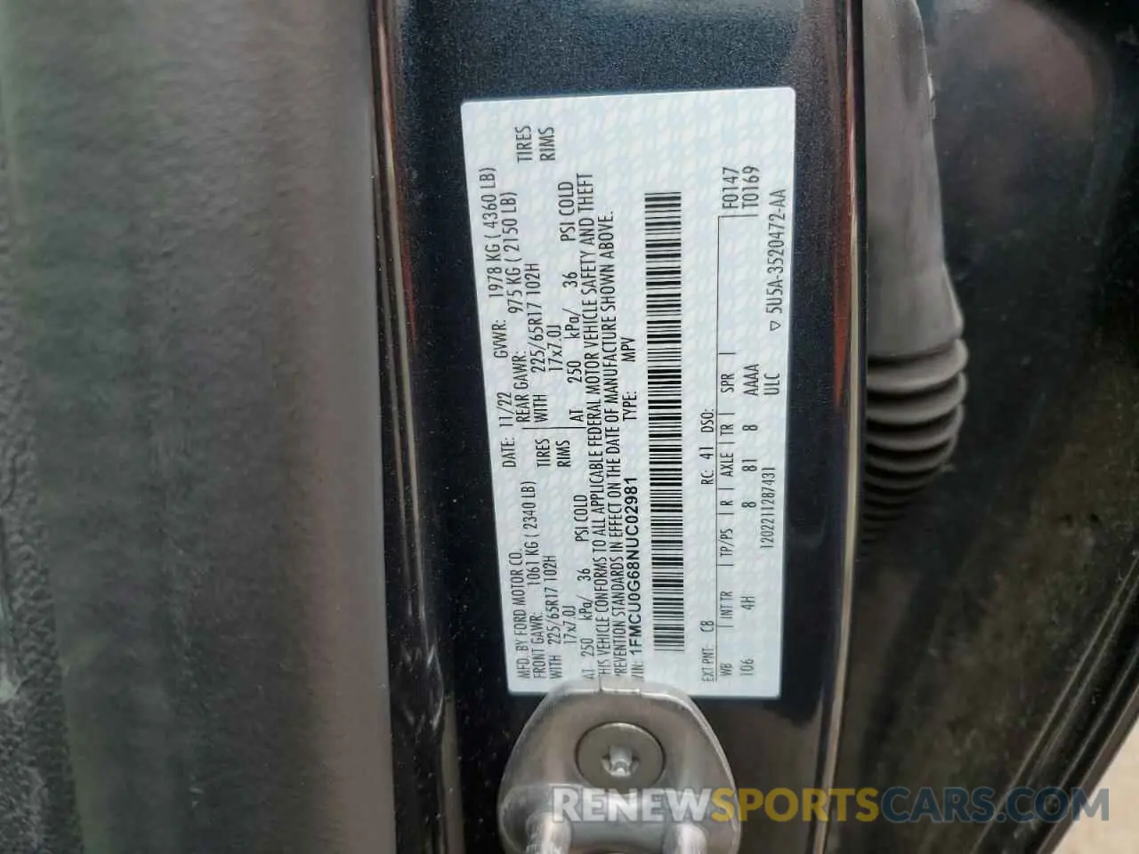 12 Photograph of a damaged car 1FMCU0G68NUC02981 FORD ESCAPE 2022