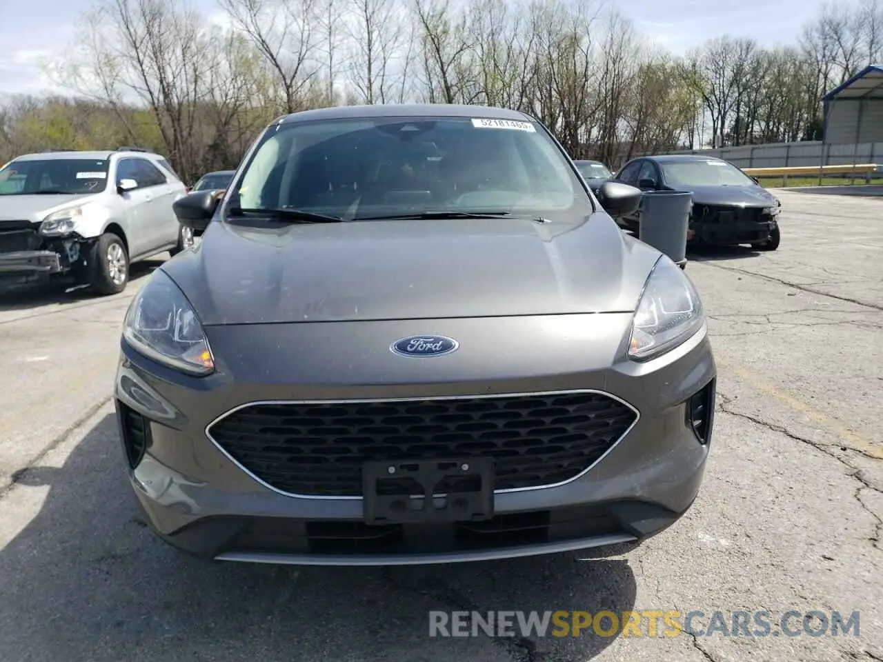 5 Photograph of a damaged car 1FMCU0G69NUA10887 FORD ESCAPE 2022