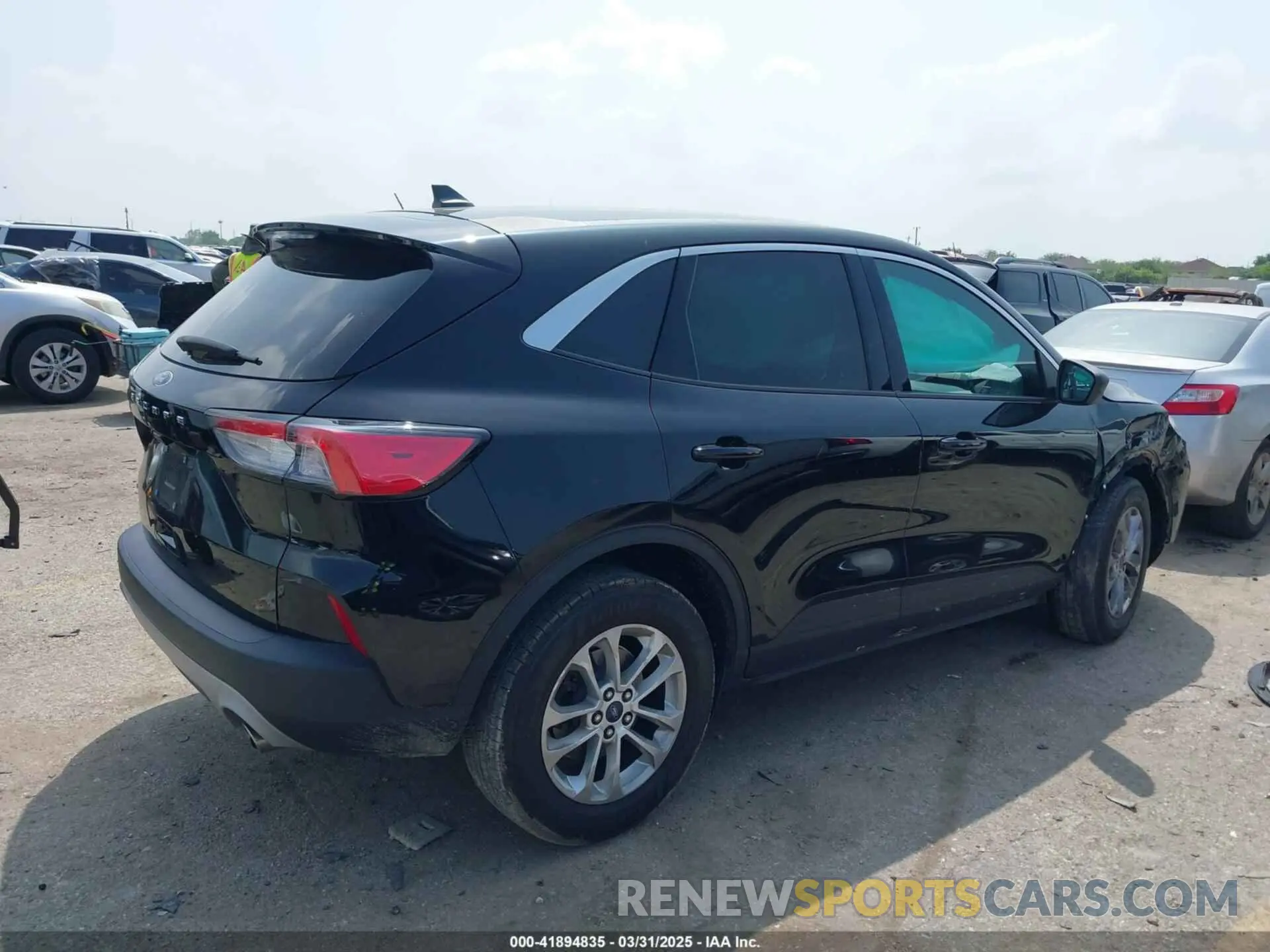 4 Фотография поврежденного автомобиля 1FMCU0G69NUA91843 FORD ESCAPE 2022