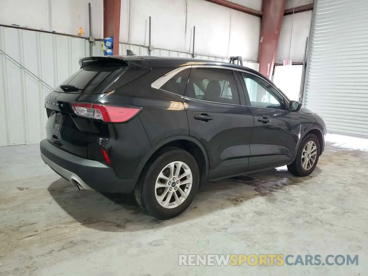 3 Фотография поврежденного автомобиля 1FMCU0G69NUB31936 FORD ESCAPE 2022