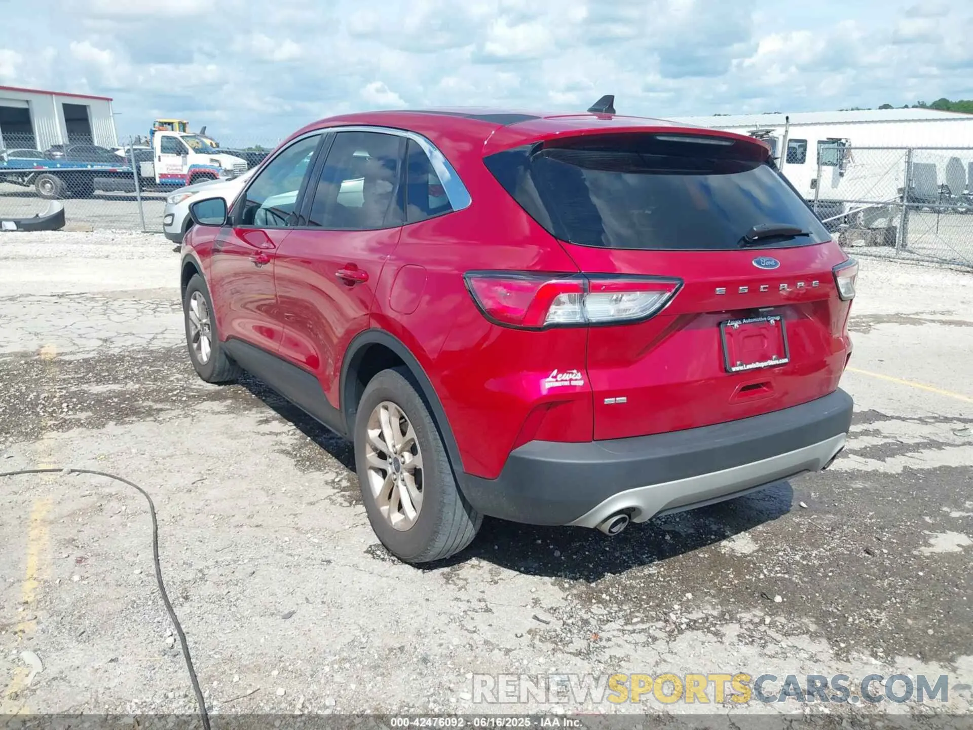 3 Фотография поврежденного автомобиля 1FMCU0G69NUB54973 FORD ESCAPE 2022