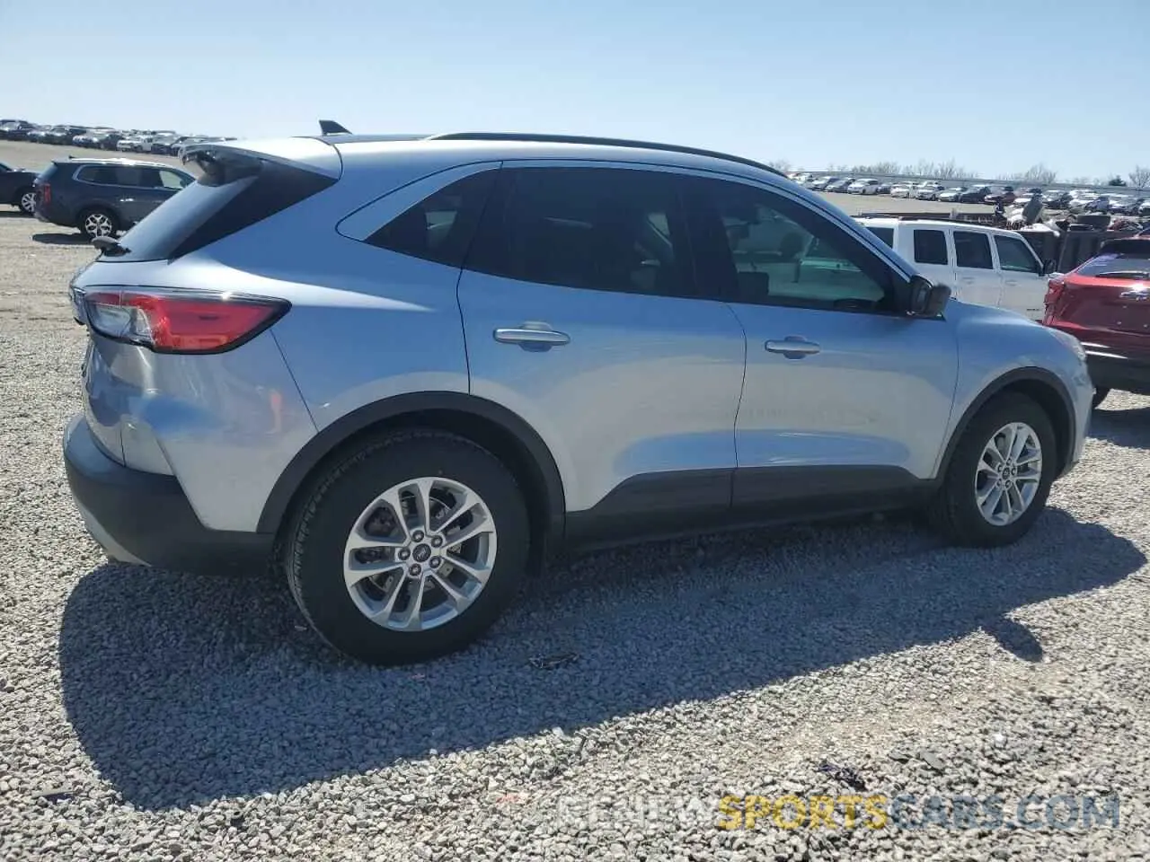 3 Фотография поврежденного автомобиля 1FMCU0G6XNUA10140 FORD ESCAPE 2022