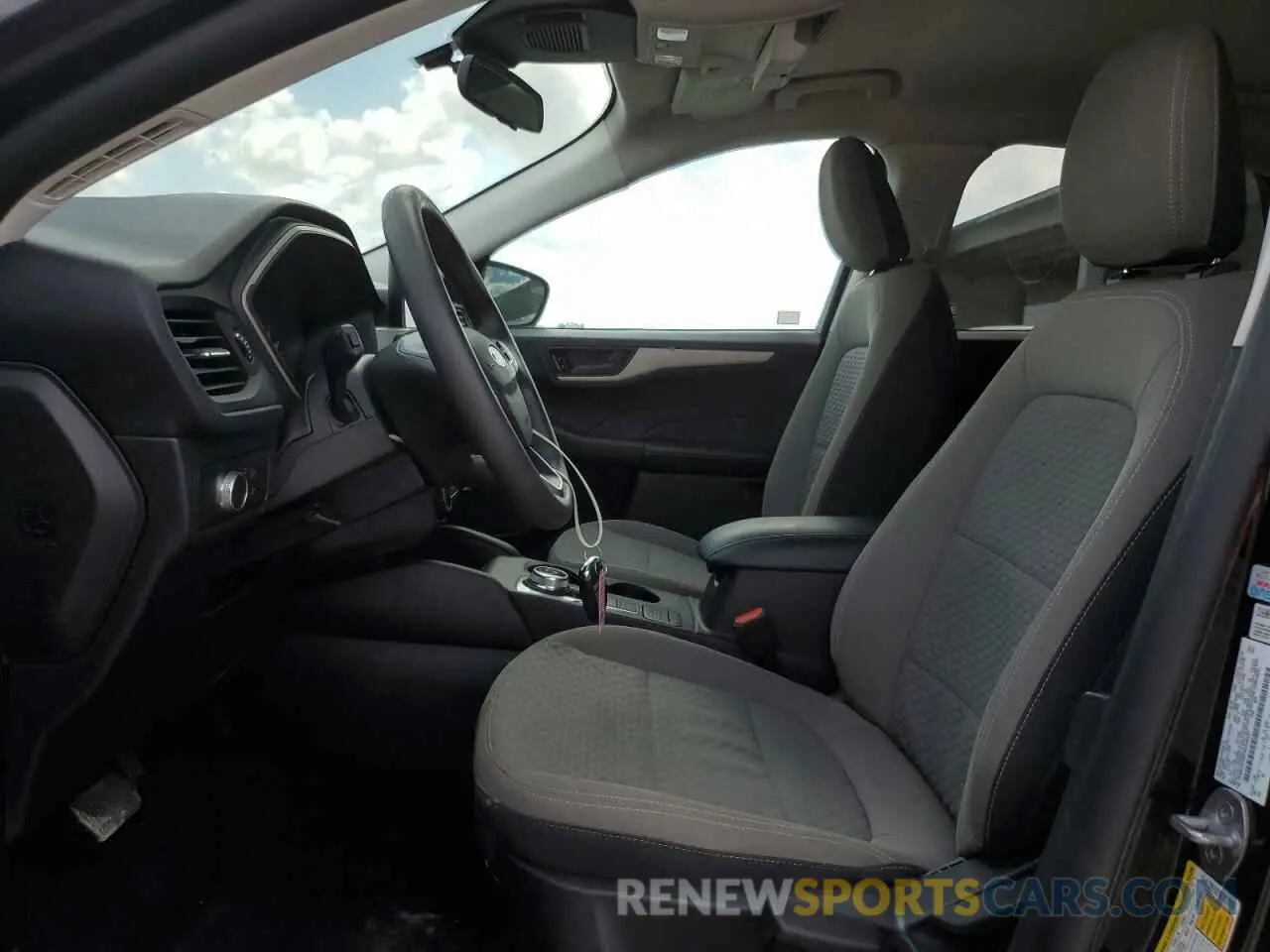 7 Фотография поврежденного автомобиля 1FMCU0G6XNUA45857 FORD ESCAPE 2022