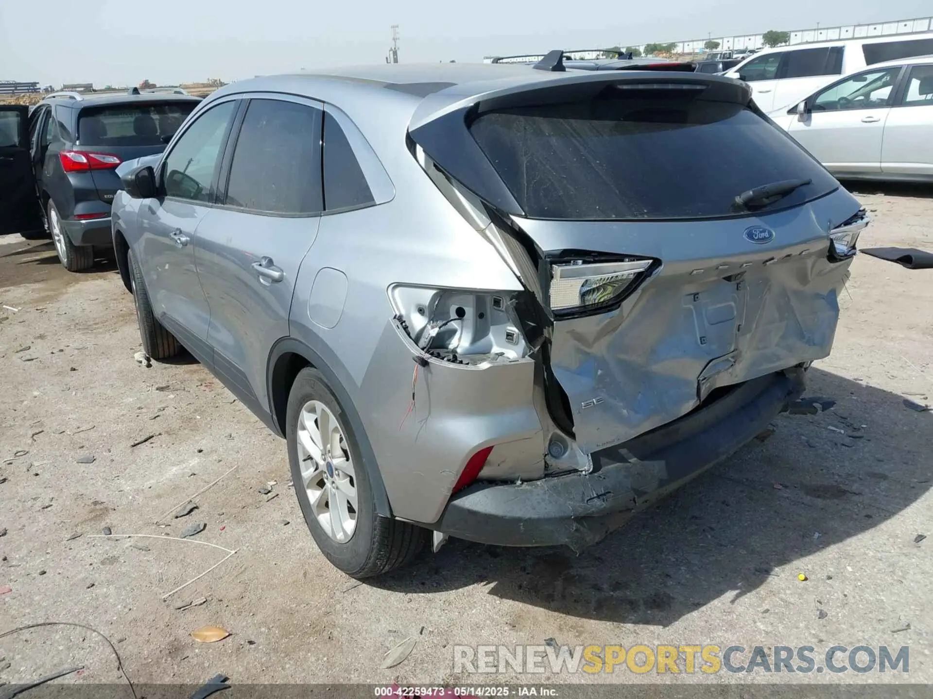 3 Photograph of a damaged car 1FMCU0G6XNUC01282 FORD ESCAPE 2022