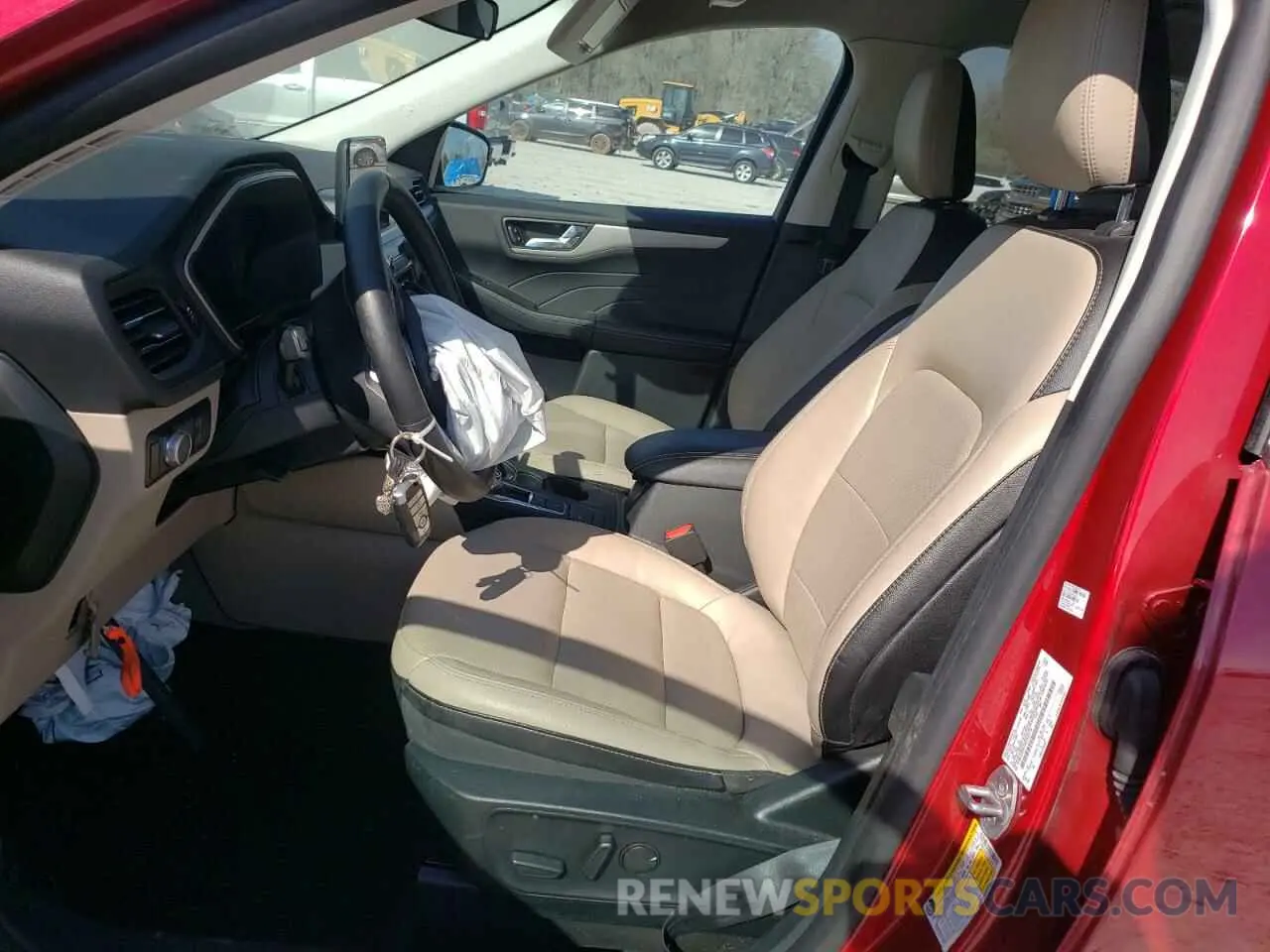 7 Photograph of a damaged car 1FMCU0H61NUA28718 FORD ESCAPE 2022