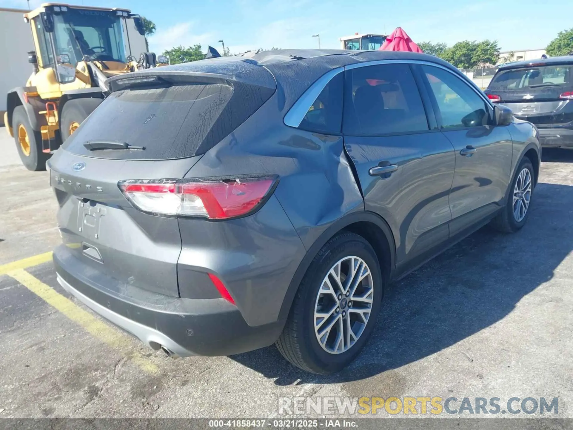 4 Фотография поврежденного автомобиля 1FMCU0H61NUB35798 FORD ESCAPE 2022