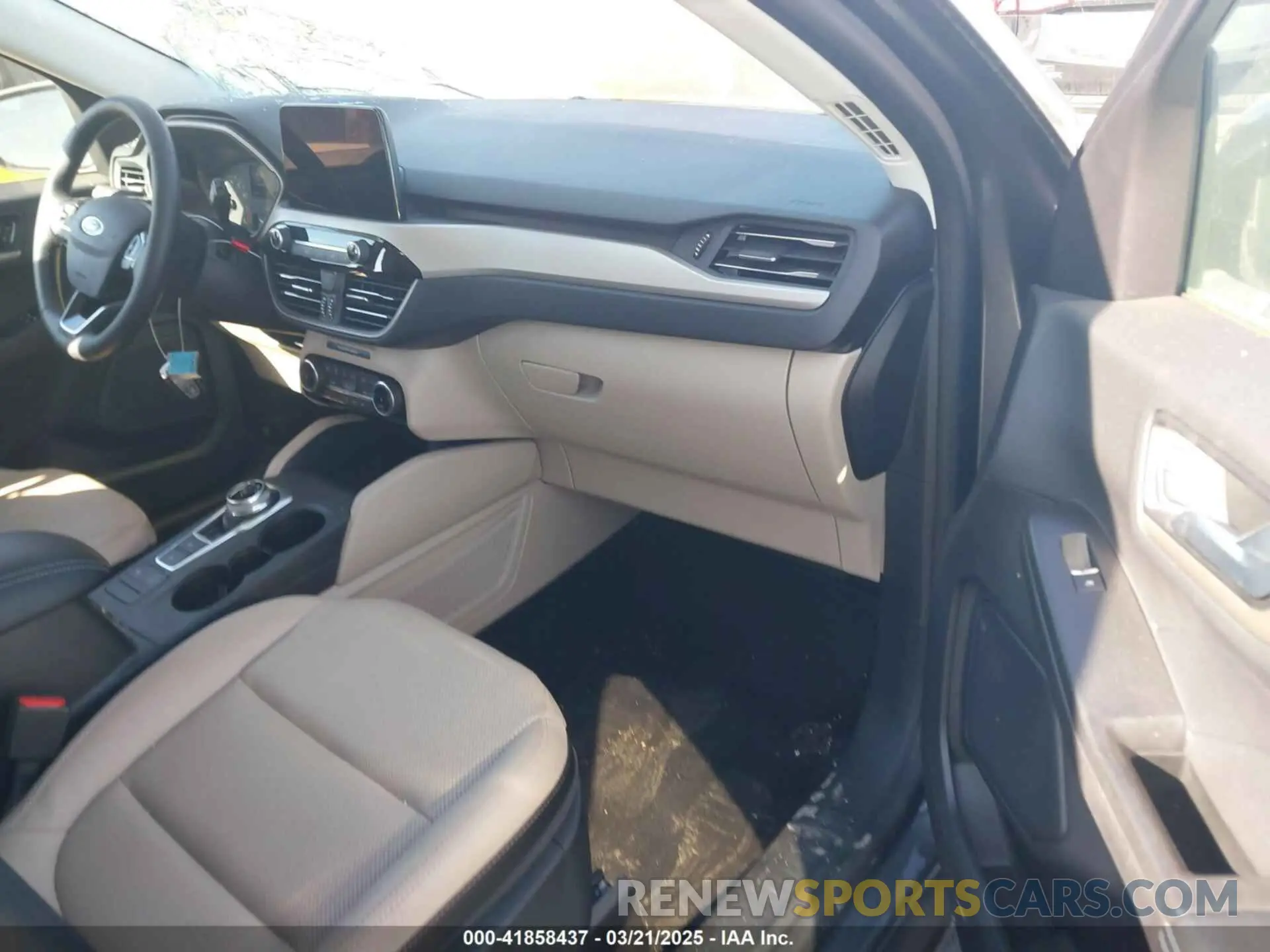 5 Фотография поврежденного автомобиля 1FMCU0H61NUB35798 FORD ESCAPE 2022