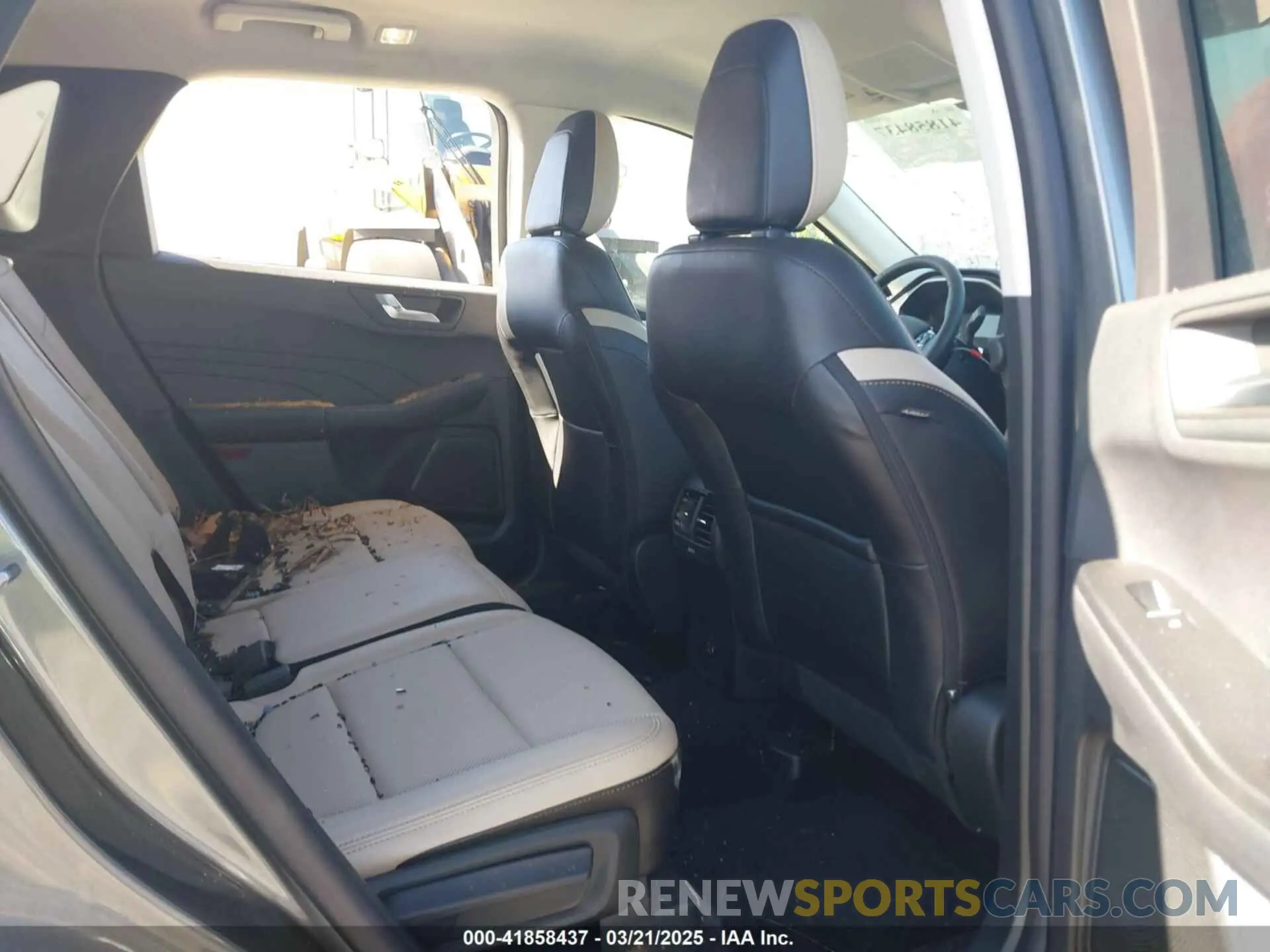 8 Фотография поврежденного автомобиля 1FMCU0H61NUB35798 FORD ESCAPE 2022