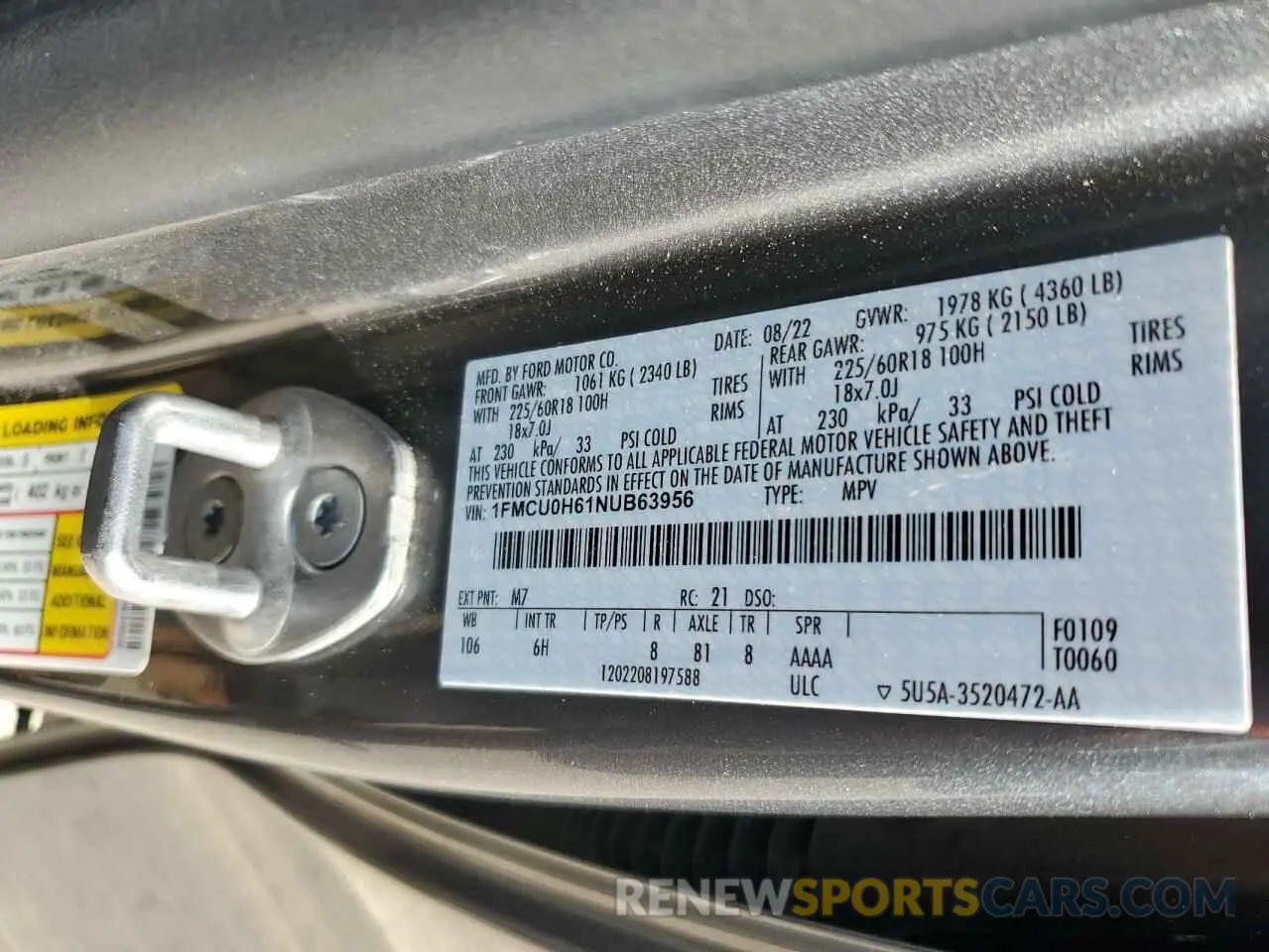 15 Photograph of a damaged car 1FMCU0H61NUB63956 FORD ESCAPE 2022