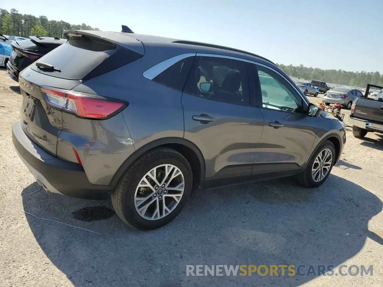 3 Photograph of a damaged car 1FMCU0H61NUB63956 FORD ESCAPE 2022