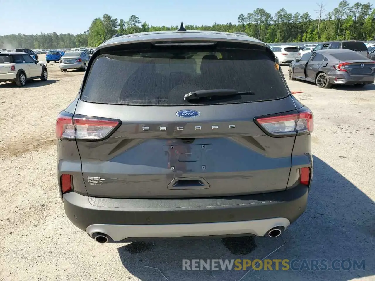 6 Photograph of a damaged car 1FMCU0H61NUB63956 FORD ESCAPE 2022