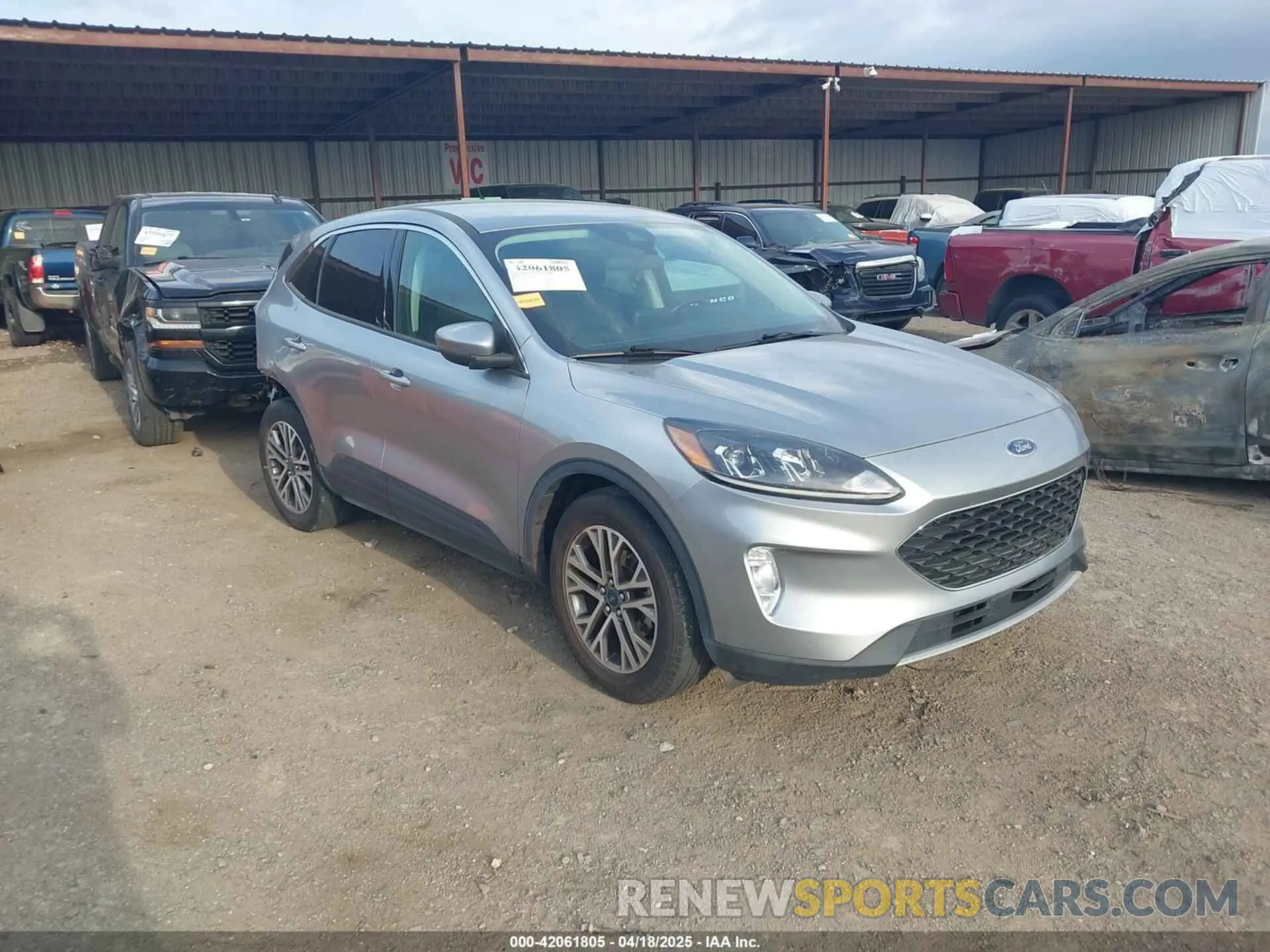 1 Photograph of a damaged car 1FMCU0H62NUA17825 FORD ESCAPE 2022
