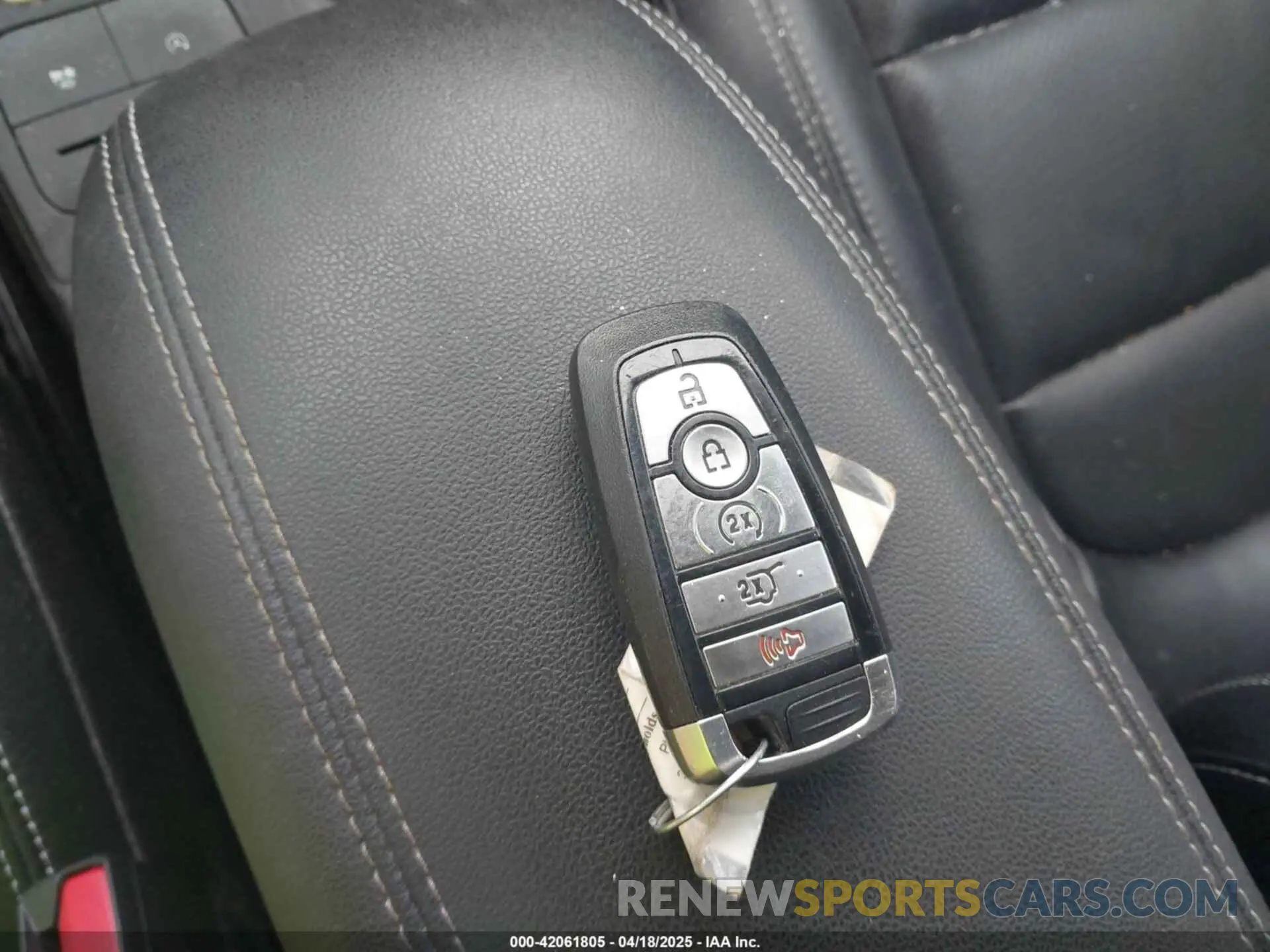 11 Photograph of a damaged car 1FMCU0H62NUA17825 FORD ESCAPE 2022
