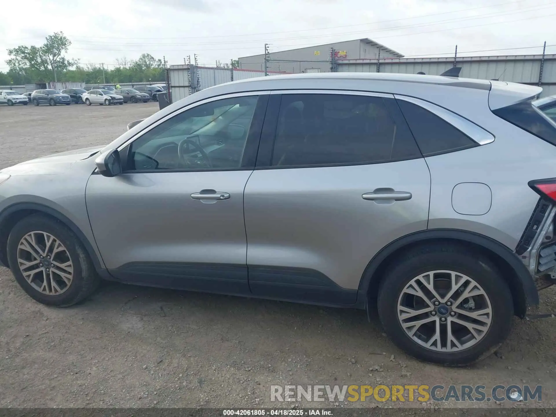15 Photograph of a damaged car 1FMCU0H62NUA17825 FORD ESCAPE 2022