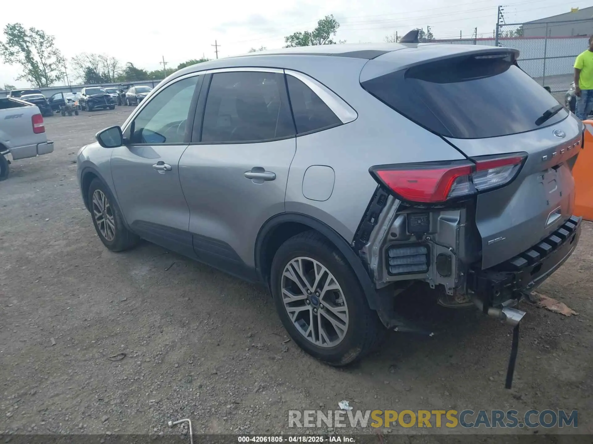 3 Photograph of a damaged car 1FMCU0H62NUA17825 FORD ESCAPE 2022