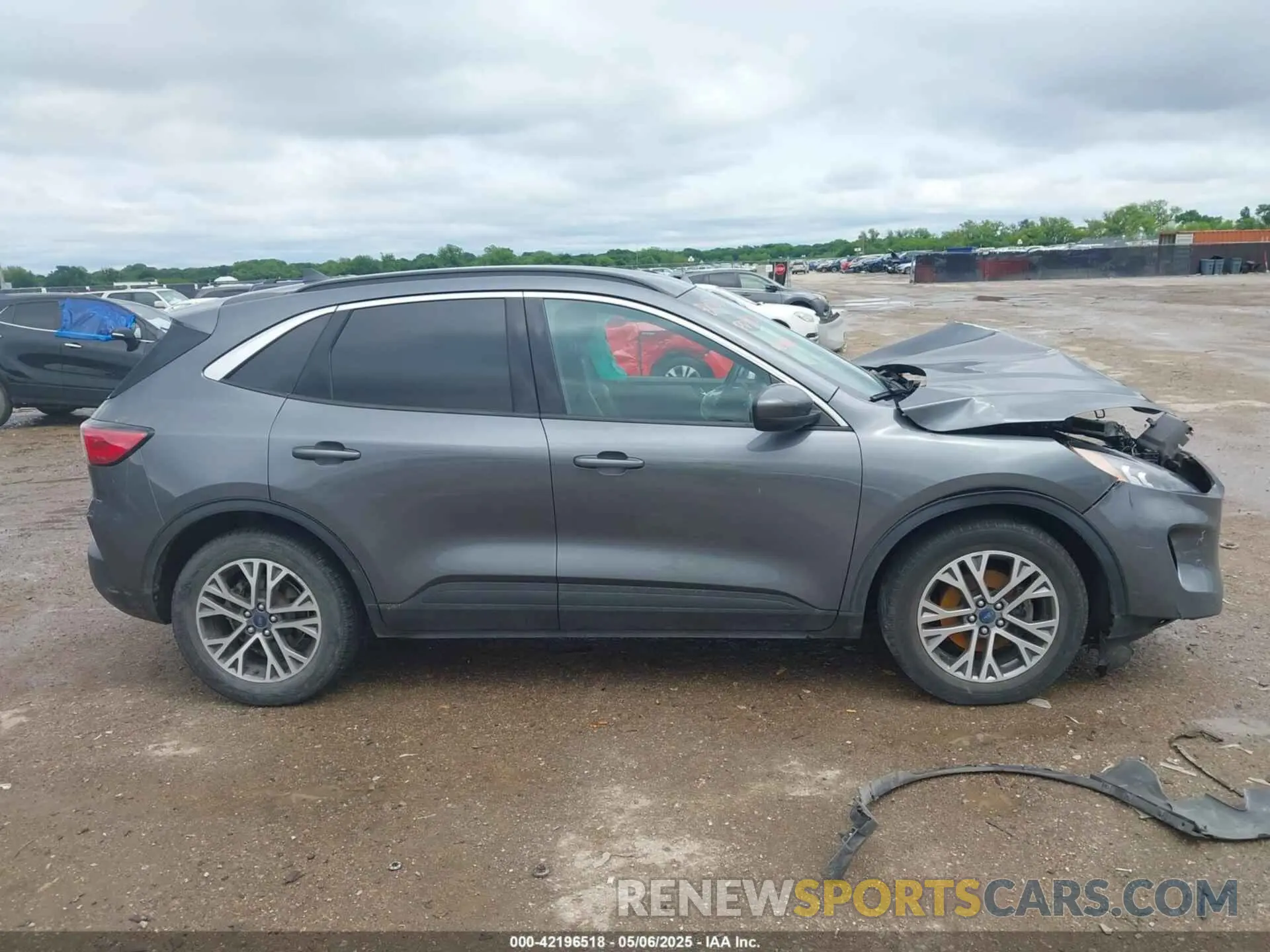 12 Photograph of a damaged car 1FMCU0H63NUA83591 FORD ESCAPE 2022