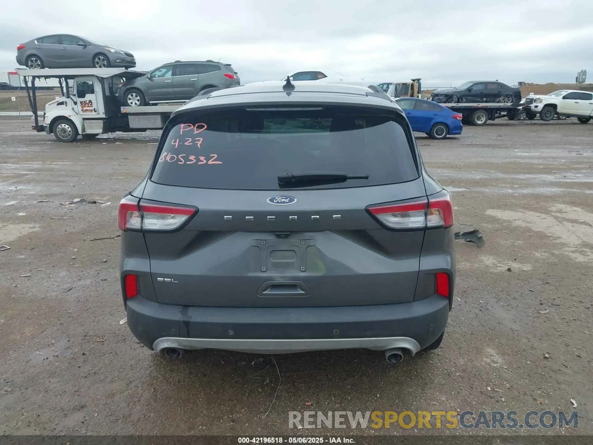 15 Photograph of a damaged car 1FMCU0H63NUA83591 FORD ESCAPE 2022