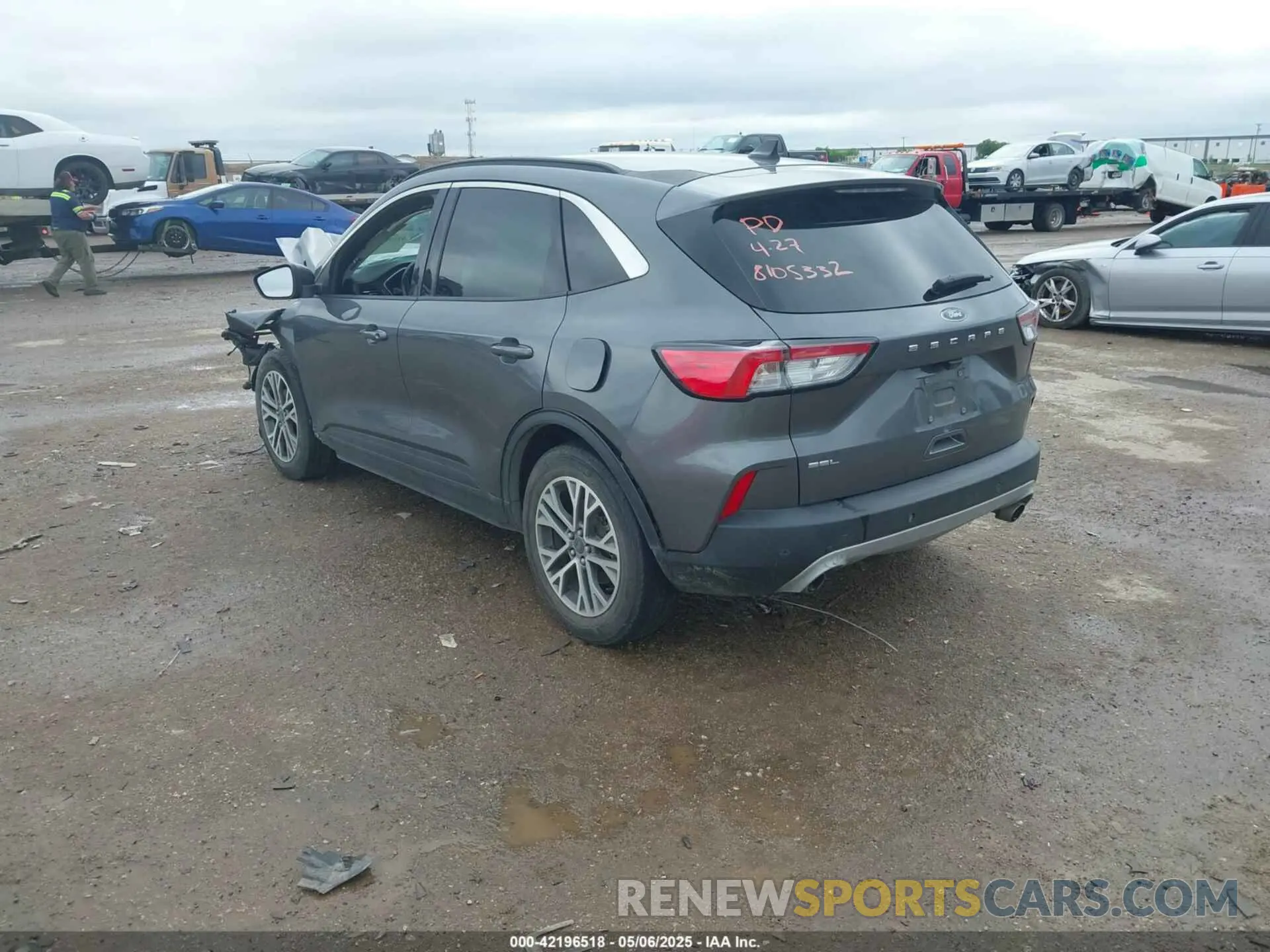 3 Photograph of a damaged car 1FMCU0H63NUA83591 FORD ESCAPE 2022