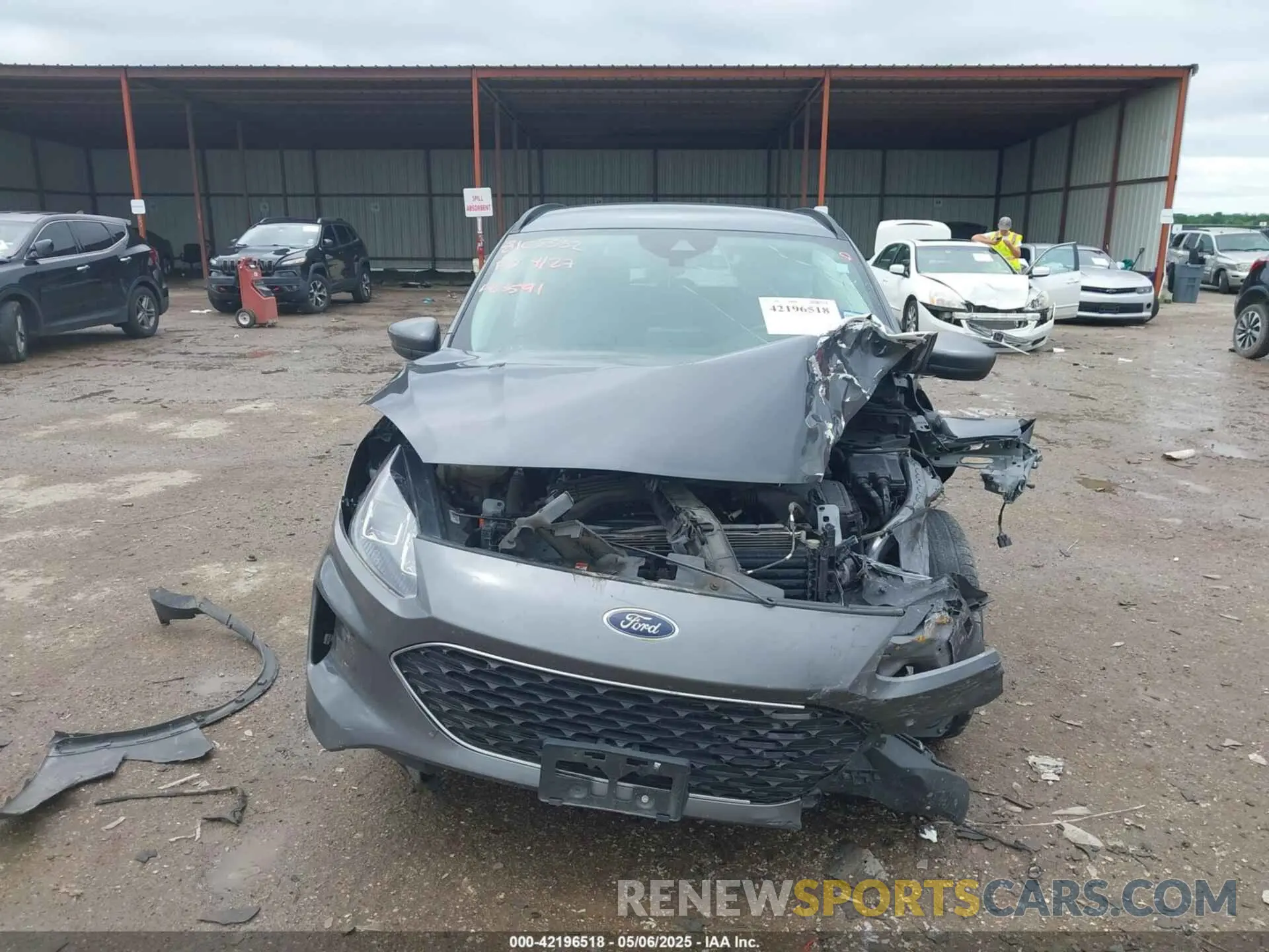 6 Photograph of a damaged car 1FMCU0H63NUA83591 FORD ESCAPE 2022