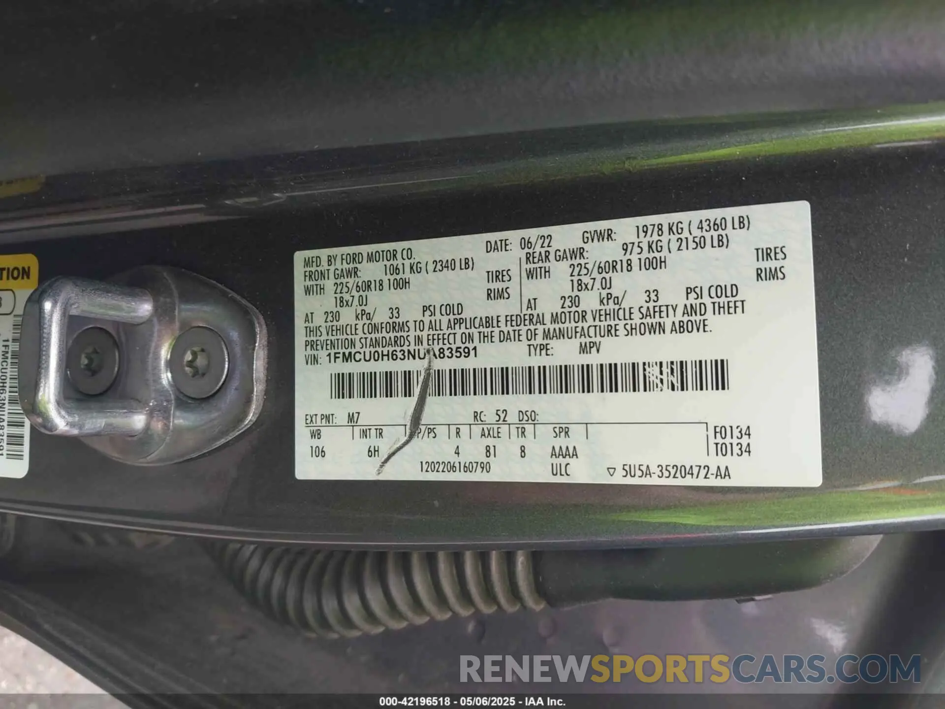 9 Photograph of a damaged car 1FMCU0H63NUA83591 FORD ESCAPE 2022