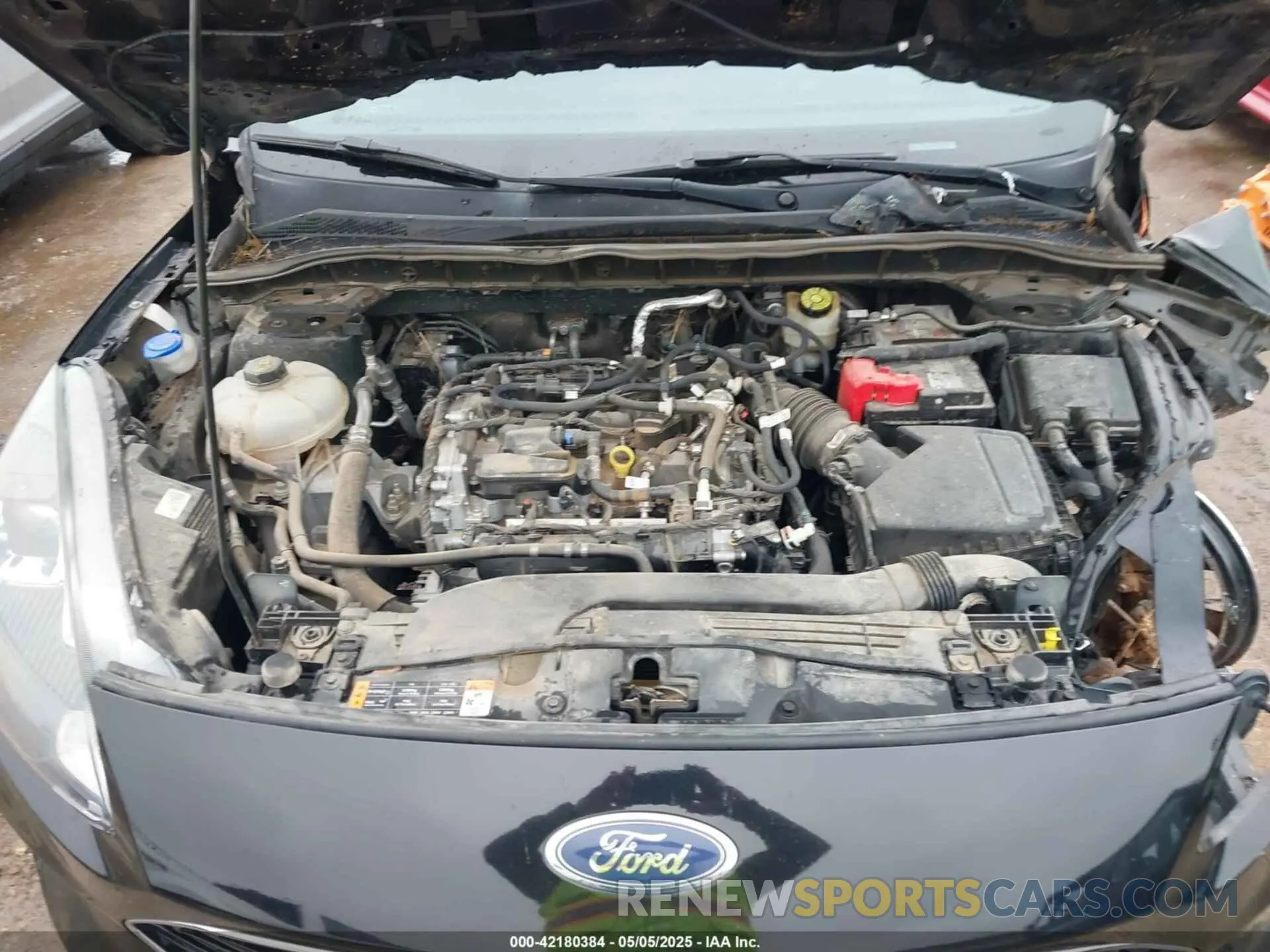 10 Photograph of a damaged car 1FMCU0H66NUA67126 FORD ESCAPE 2022