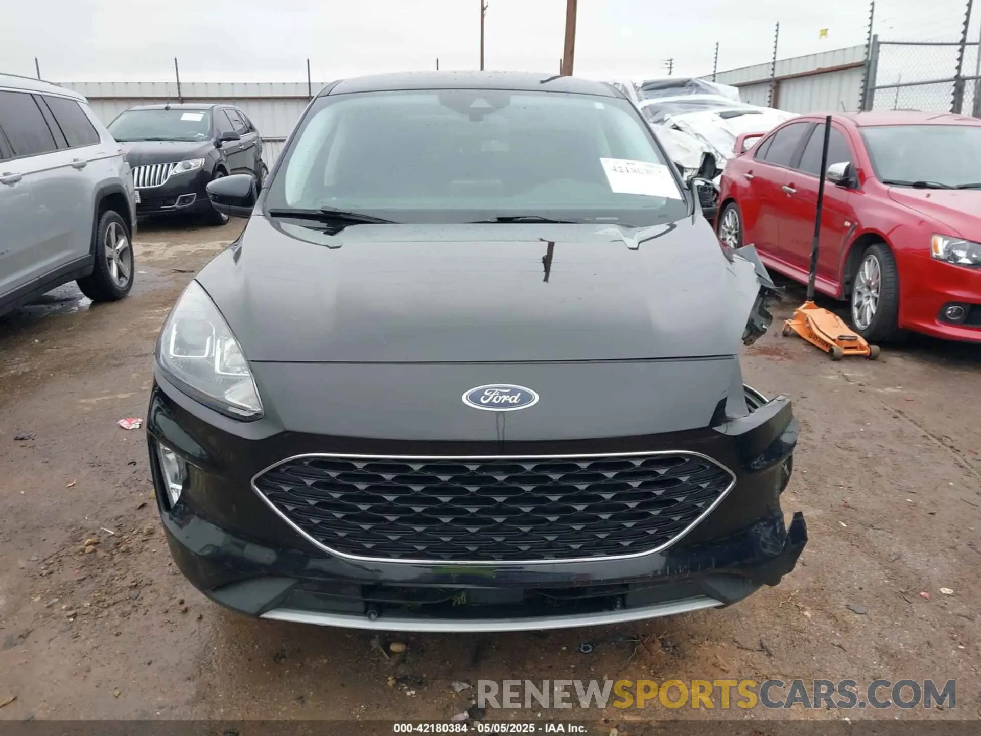13 Photograph of a damaged car 1FMCU0H66NUA67126 FORD ESCAPE 2022