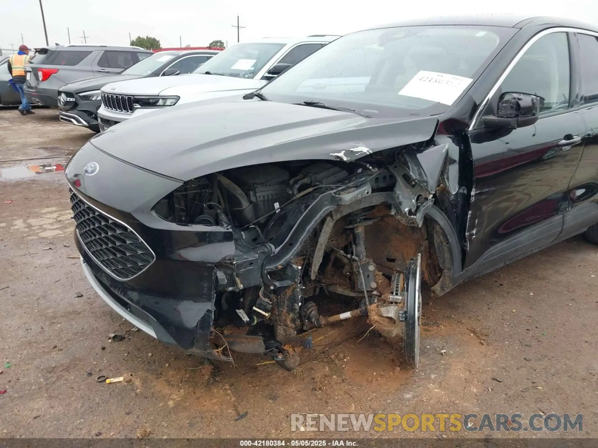 6 Photograph of a damaged car 1FMCU0H66NUA67126 FORD ESCAPE 2022