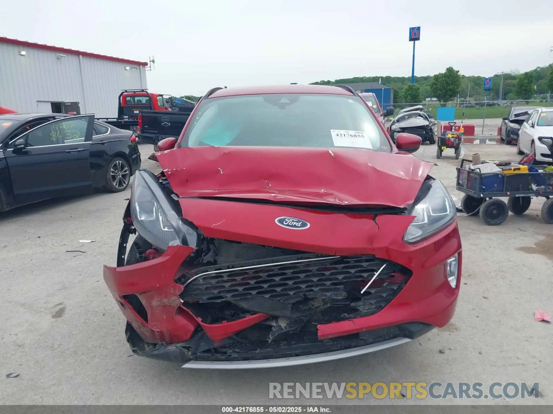 12 Photograph of a damaged car 1FMCU0H66NUB37434 FORD ESCAPE 2022