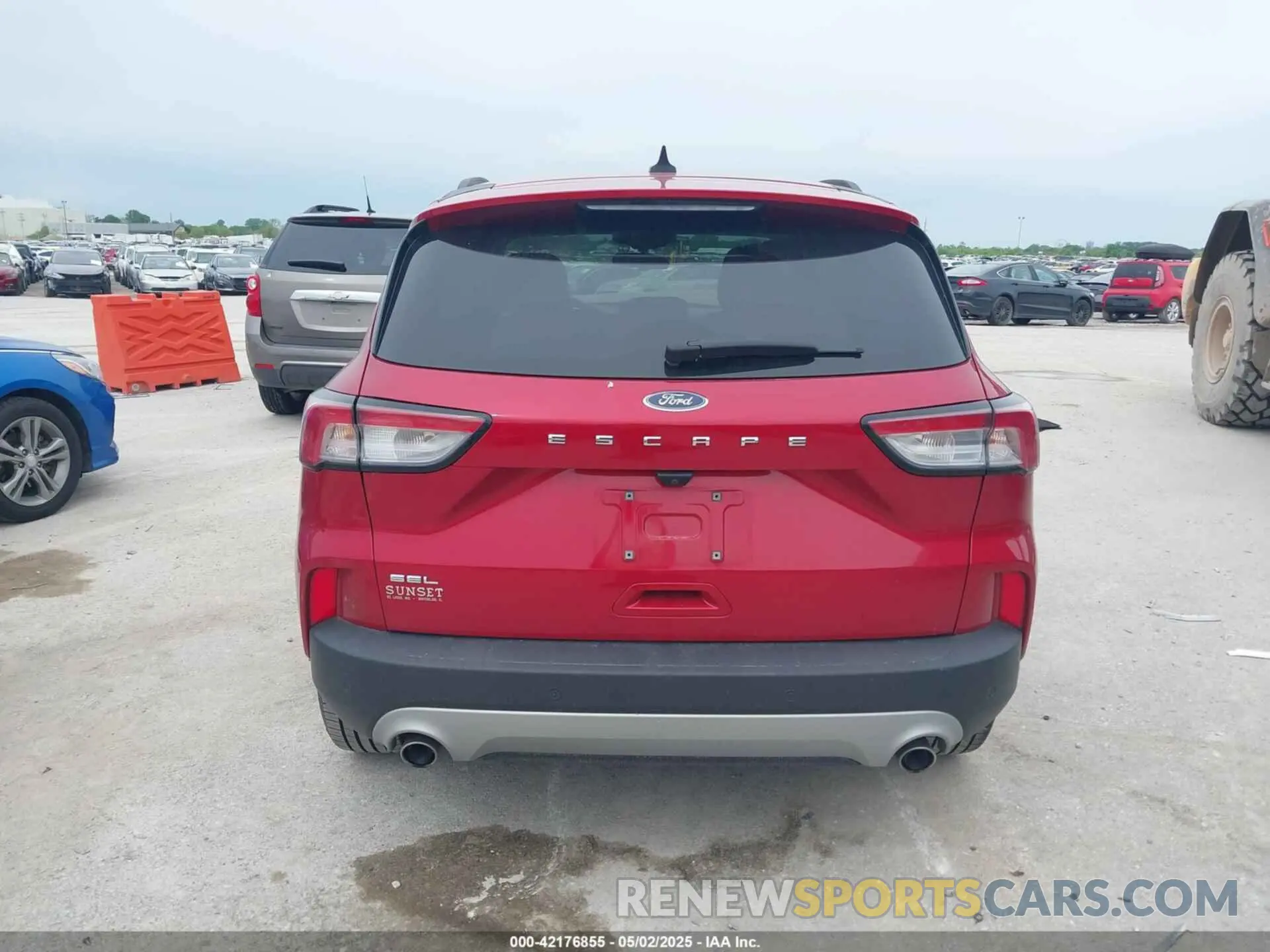 16 Photograph of a damaged car 1FMCU0H66NUB37434 FORD ESCAPE 2022