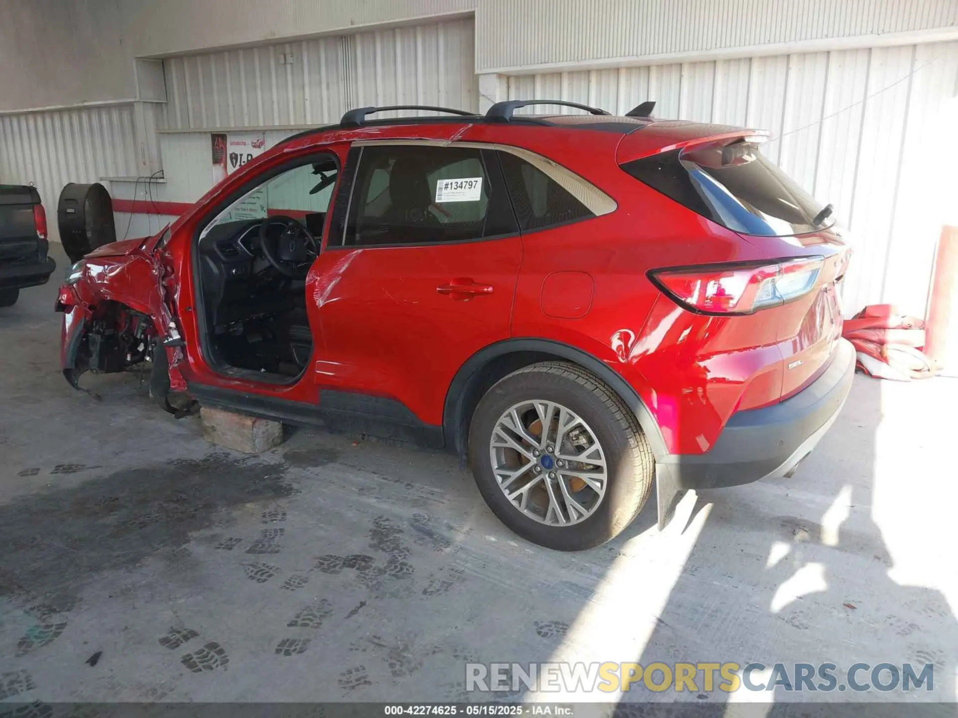 3 Фотография поврежденного автомобиля 1FMCU0H67NUA82153 FORD ESCAPE 2022