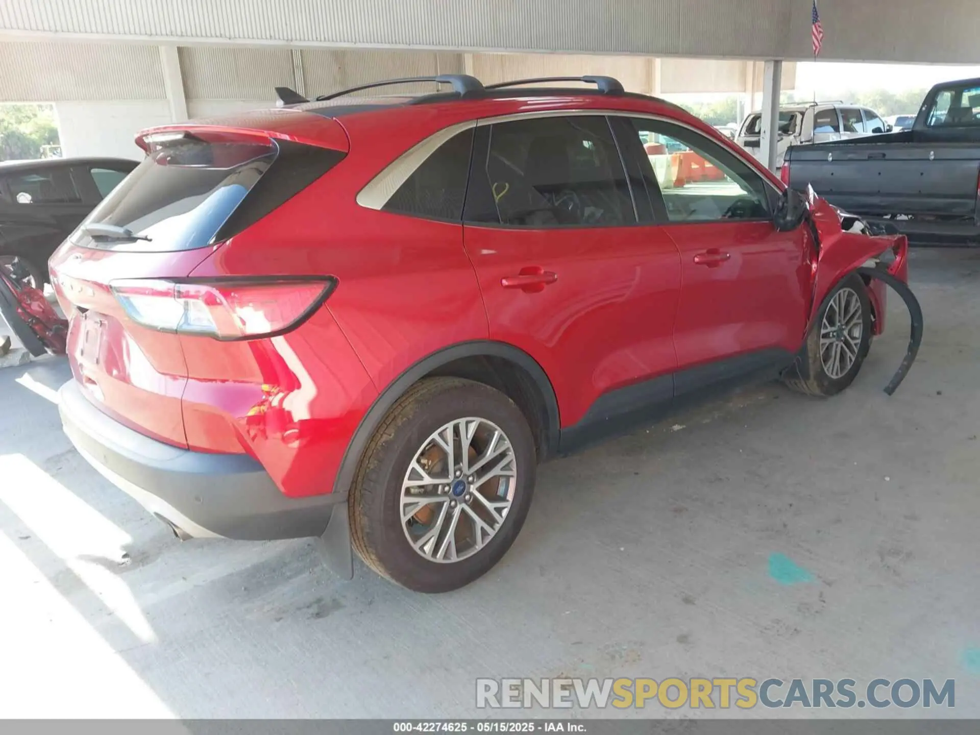 4 Фотография поврежденного автомобиля 1FMCU0H67NUA82153 FORD ESCAPE 2022