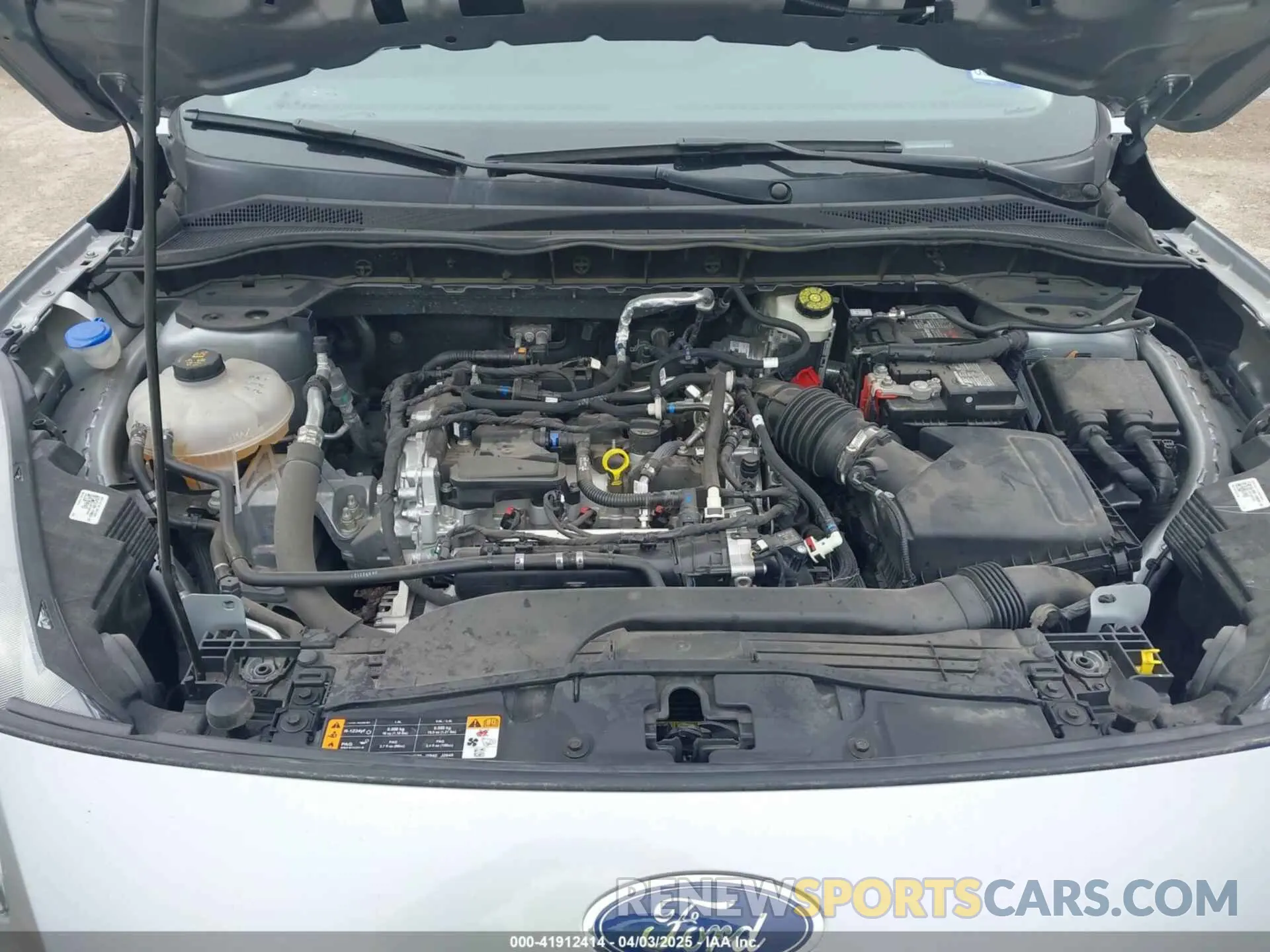 10 Photograph of a damaged car 1FMCU0H68NUB12017 FORD ESCAPE 2022