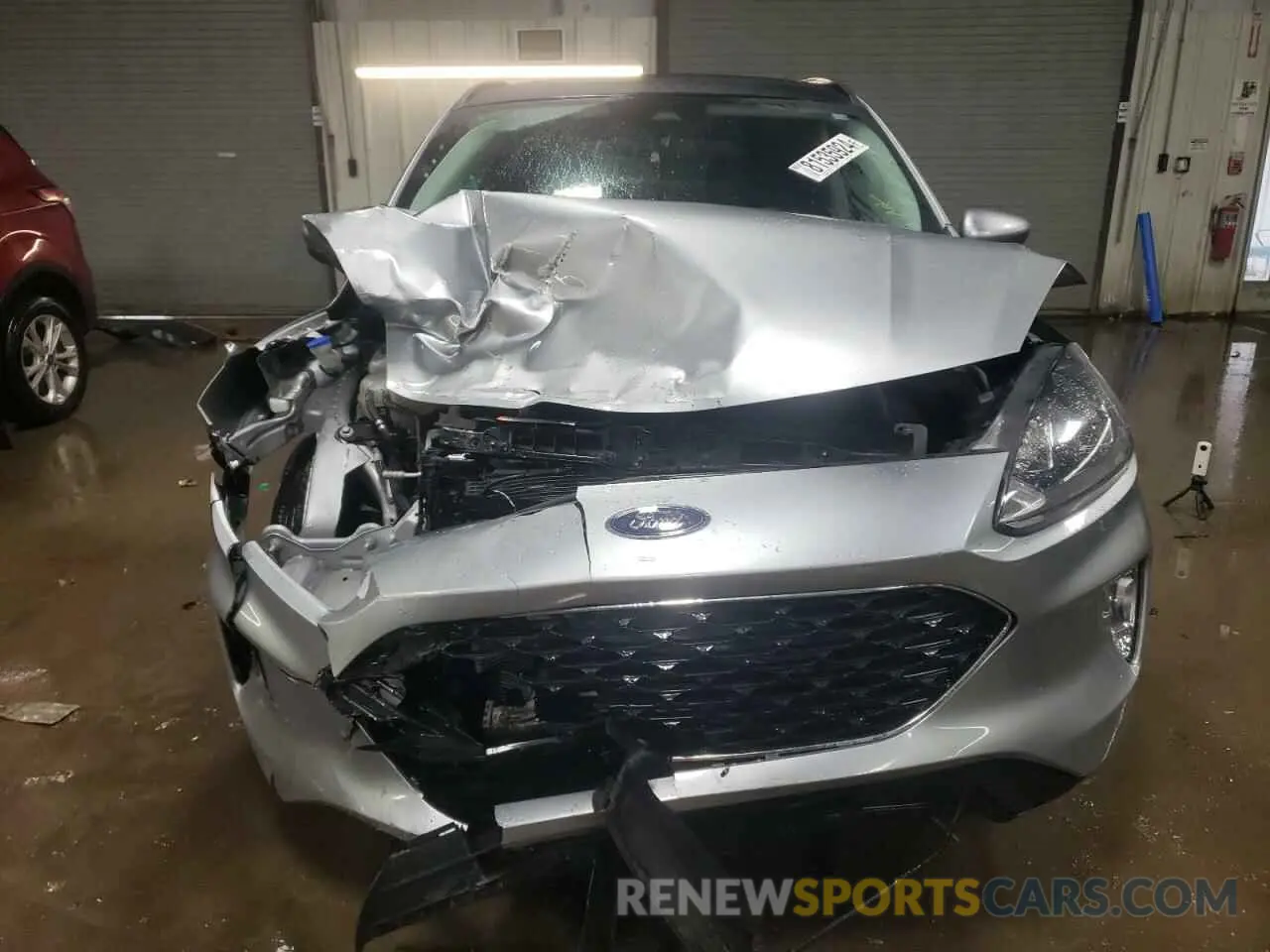 5 Photograph of a damaged car 1FMCU0H69NUA32290 FORD ESCAPE 2022