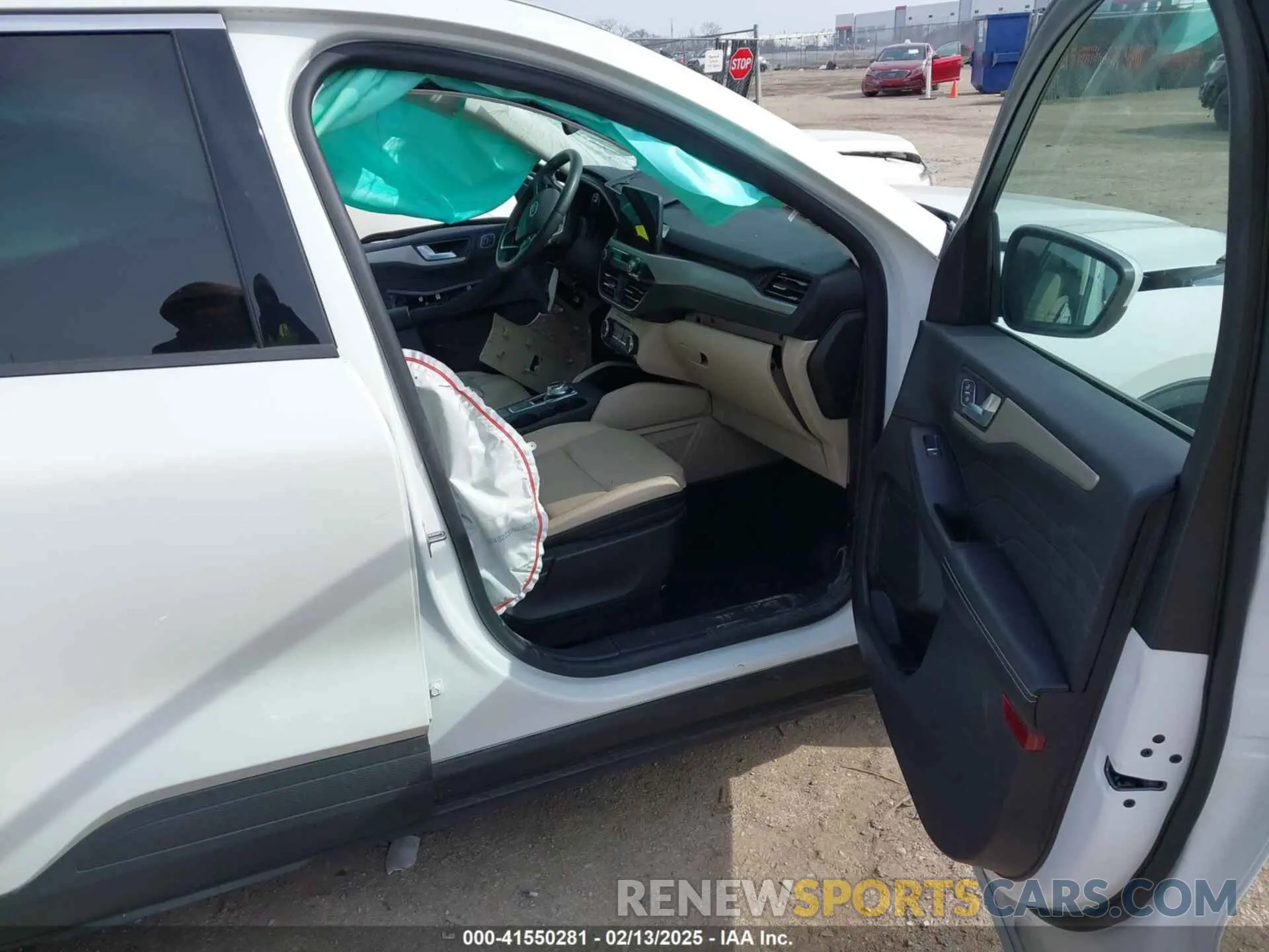5 Фотография поврежденного автомобиля 1FMCU0H6XNUA06474 FORD ESCAPE 2022