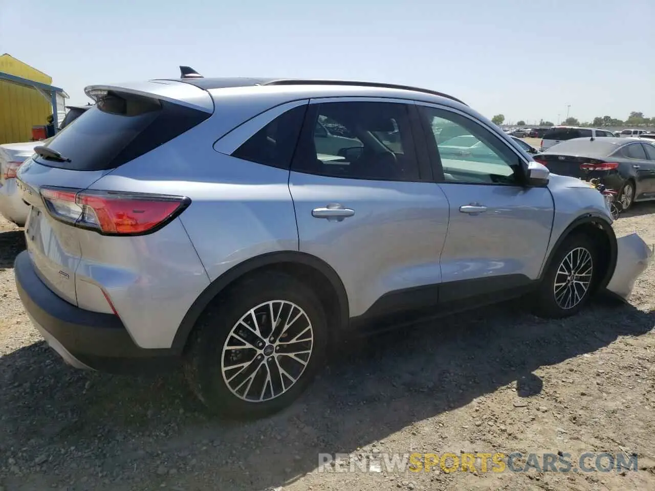 3 Фотография поврежденного автомобиля 1FMCU0KZ4NUB79734 FORD ESCAPE 2022