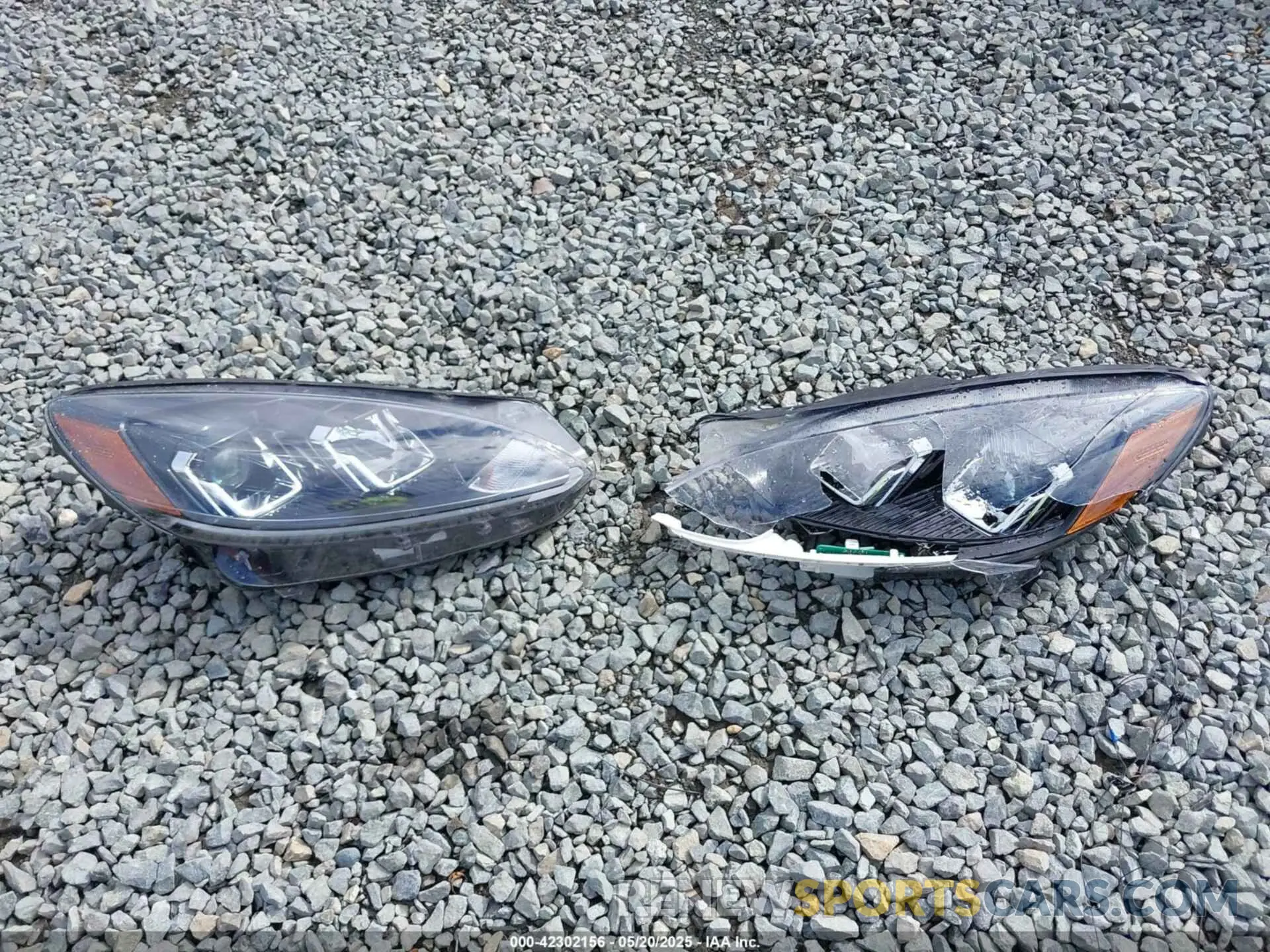 12 Photograph of a damaged car 1FMCU9BZ5NUA06681 FORD ESCAPE 2022