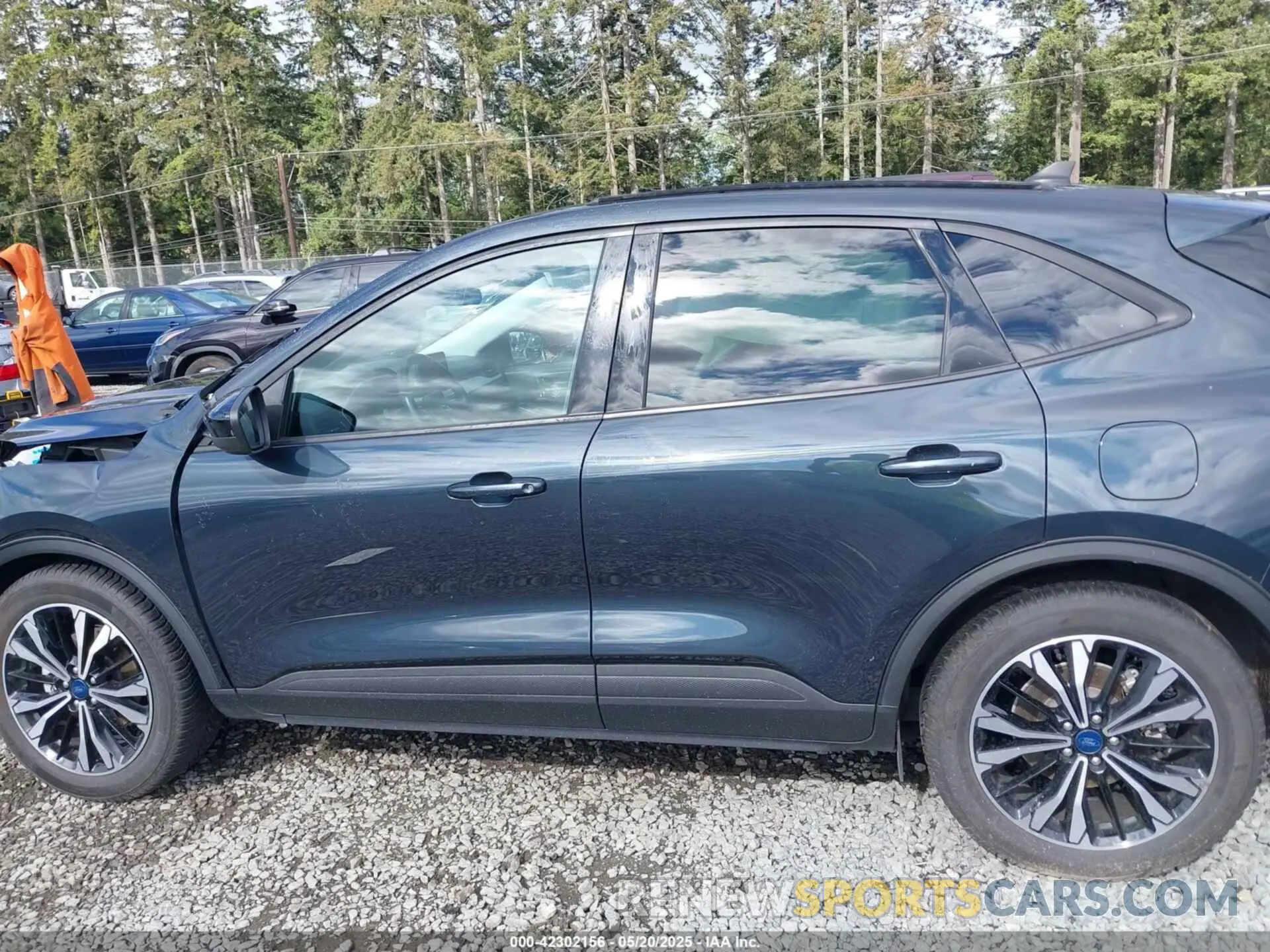 15 Photograph of a damaged car 1FMCU9BZ5NUA06681 FORD ESCAPE 2022