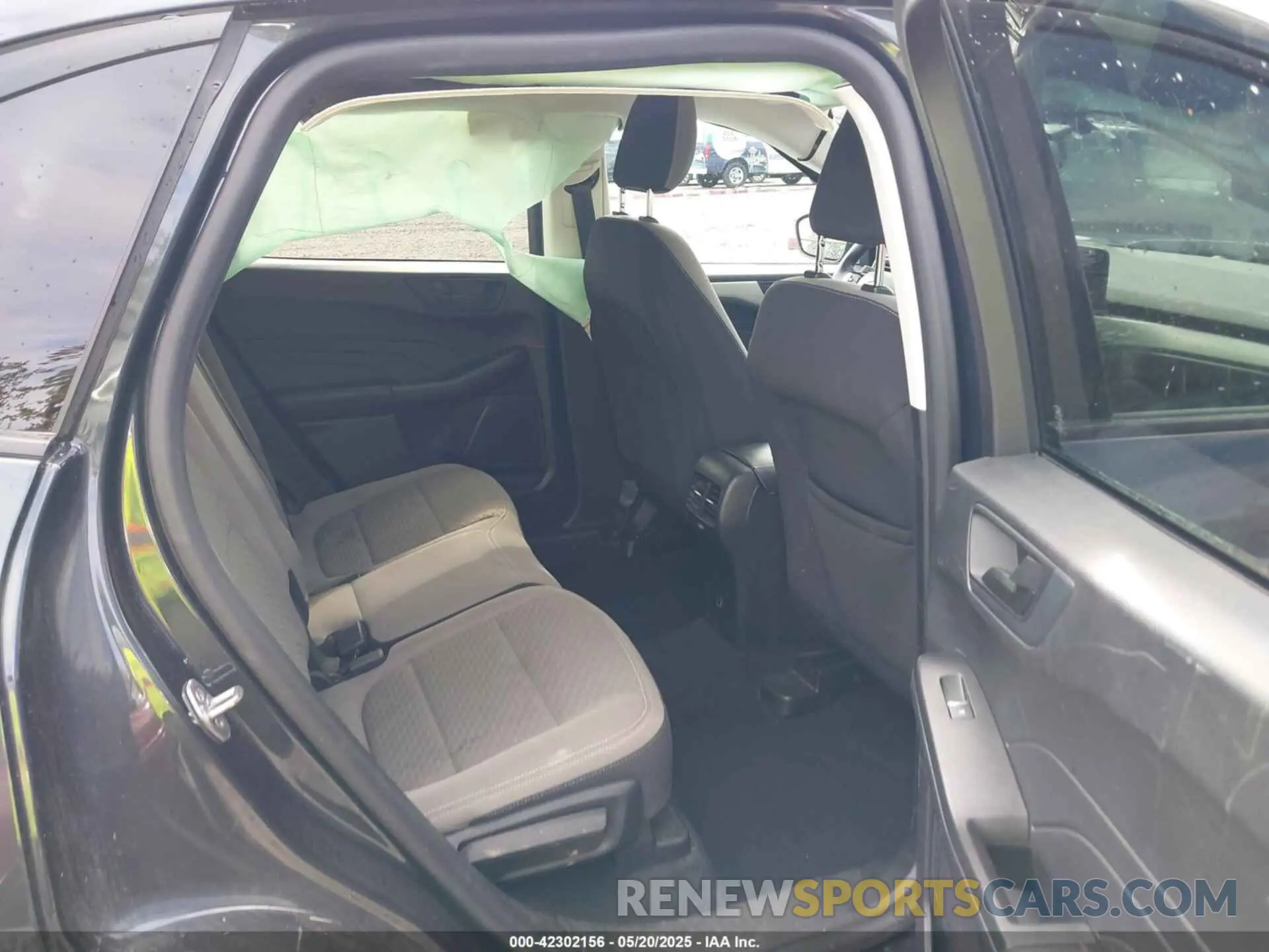 8 Photograph of a damaged car 1FMCU9BZ5NUA06681 FORD ESCAPE 2022