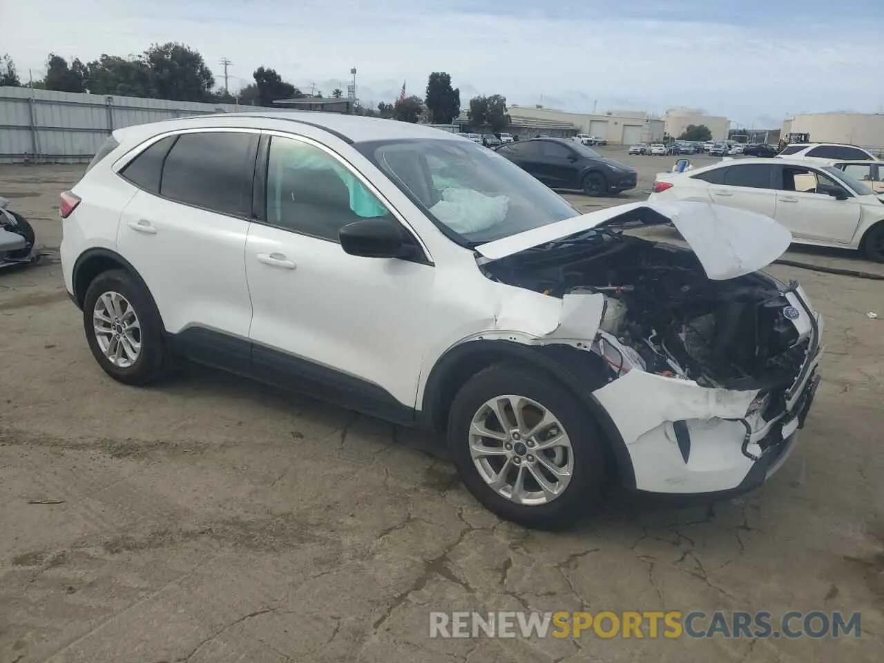 4 Photograph of a damaged car 1FMCU9BZ6NUA24879 FORD ESCAPE 2022