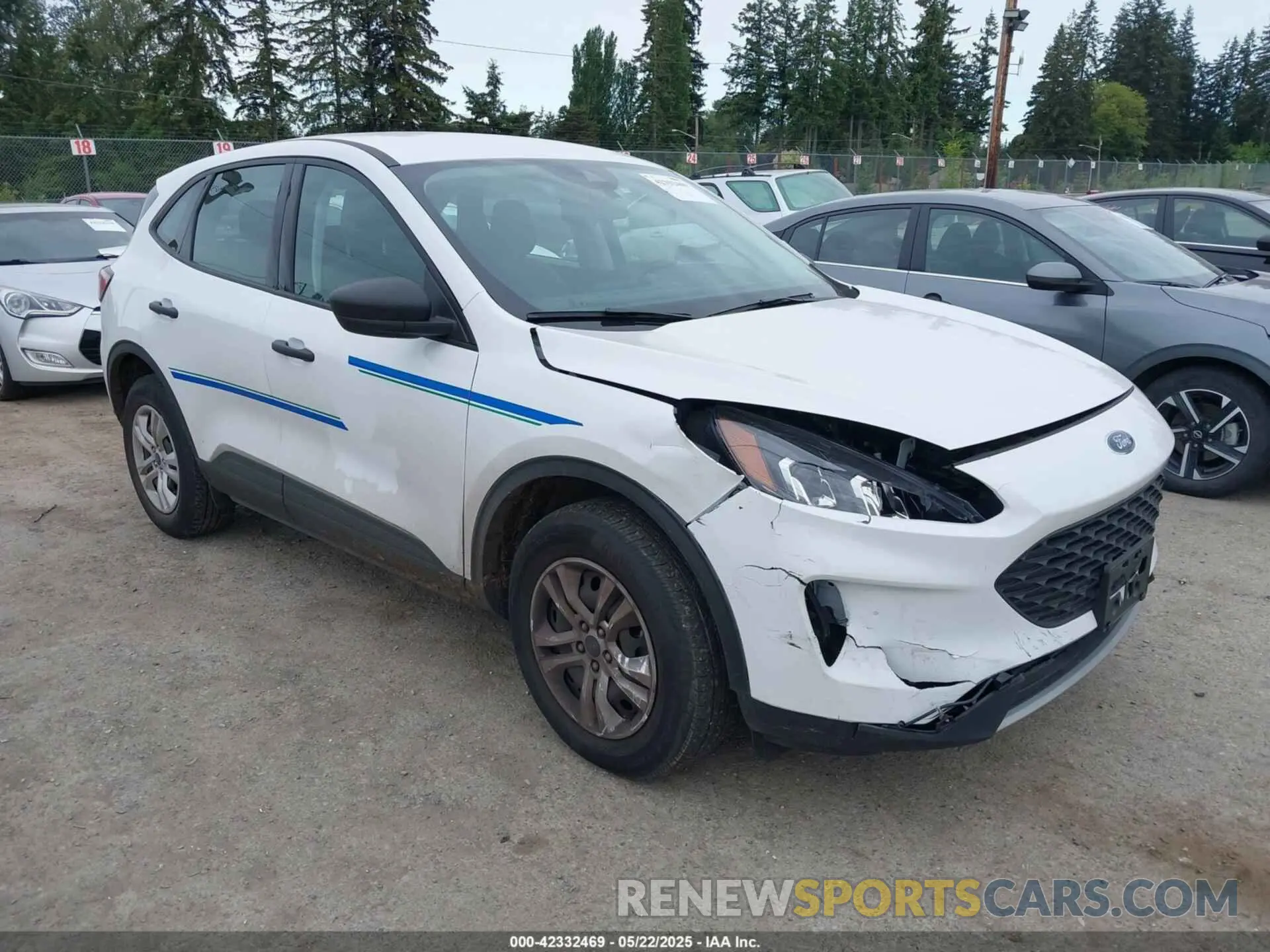 1 Photograph of a damaged car 1FMCU9F62NUB00419 FORD ESCAPE 2022