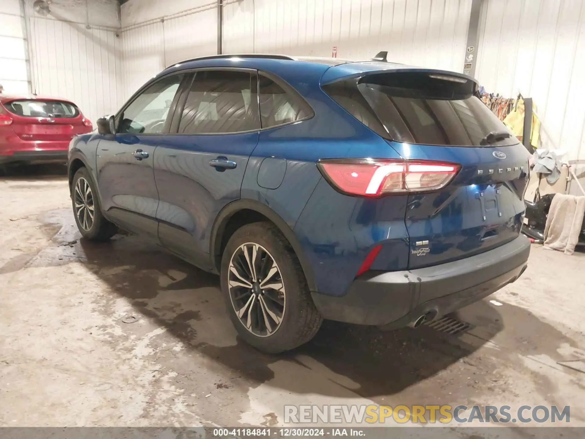 3 Фотография поврежденного автомобиля 1FMCU9G60NUB52307 FORD ESCAPE 2022