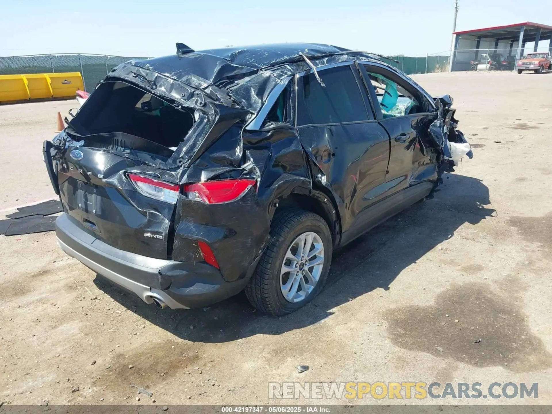 4 Фотография поврежденного автомобиля 1FMCU9G61NUA84261 FORD ESCAPE 2022