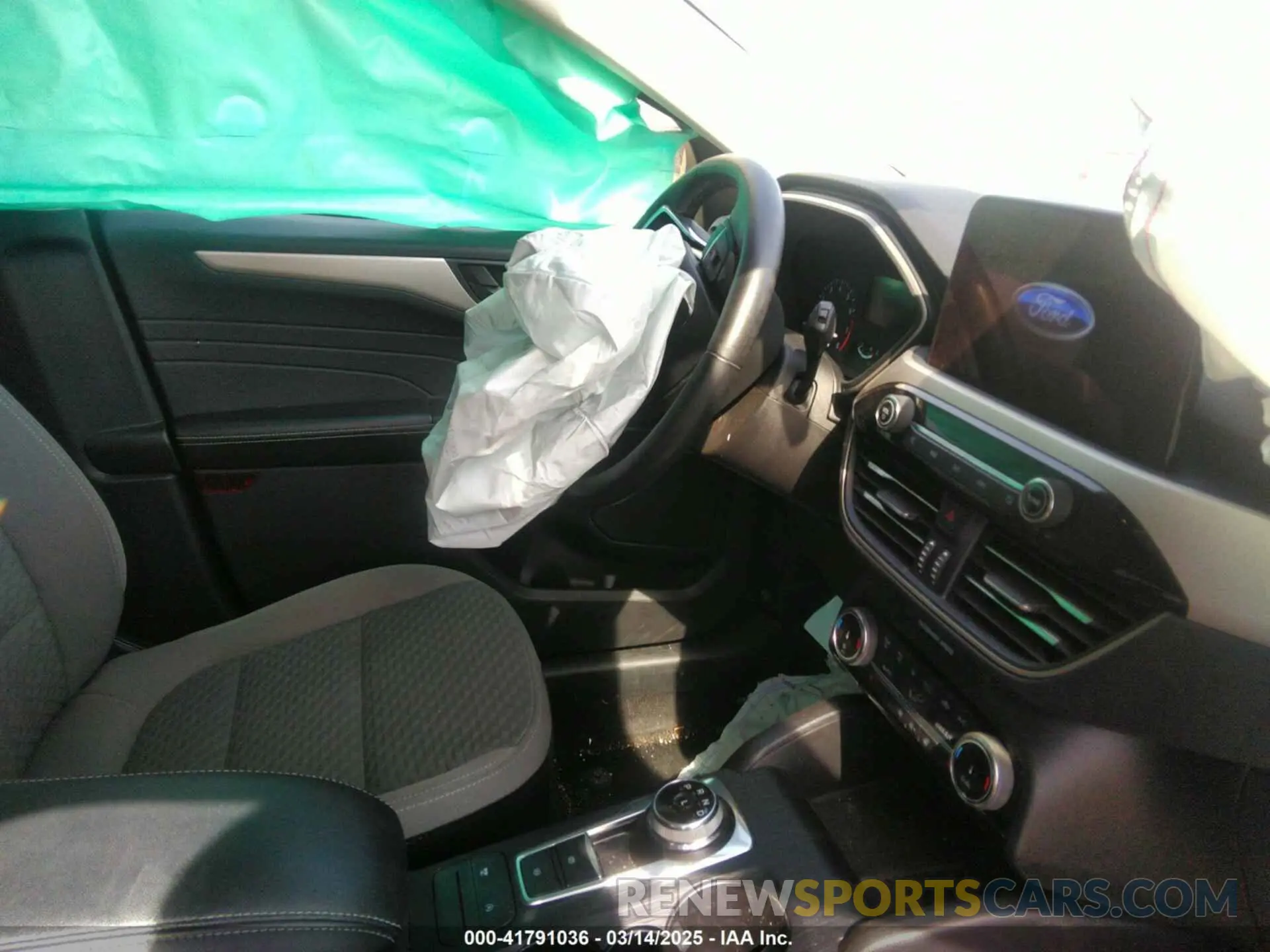 5 Photograph of a damaged car 1FMCU9G61NUA91016 FORD ESCAPE 2022