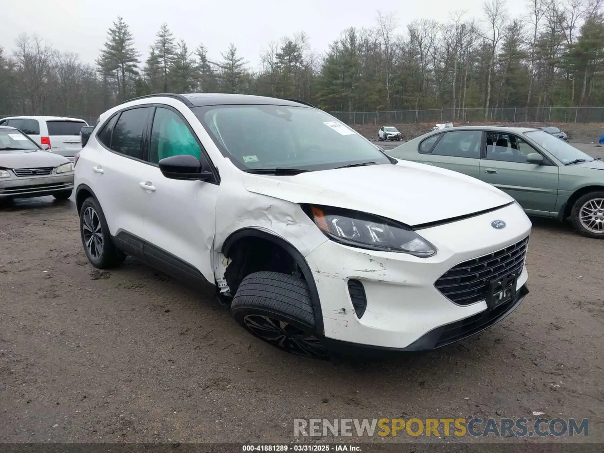 1 Фотография поврежденного автомобиля 1FMCU9G61NUB07019 FORD ESCAPE 2022