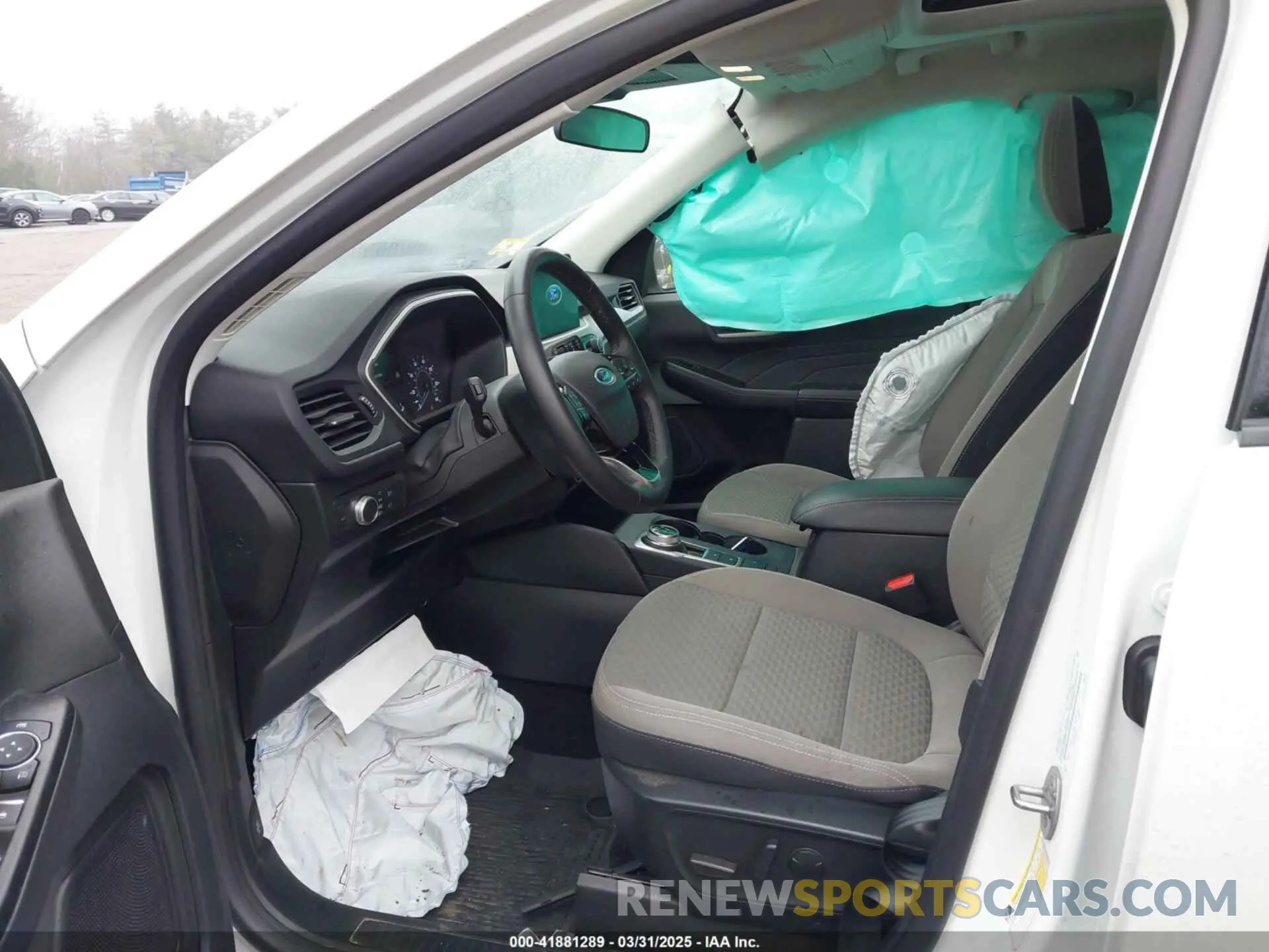 5 Фотография поврежденного автомобиля 1FMCU9G61NUB07019 FORD ESCAPE 2022