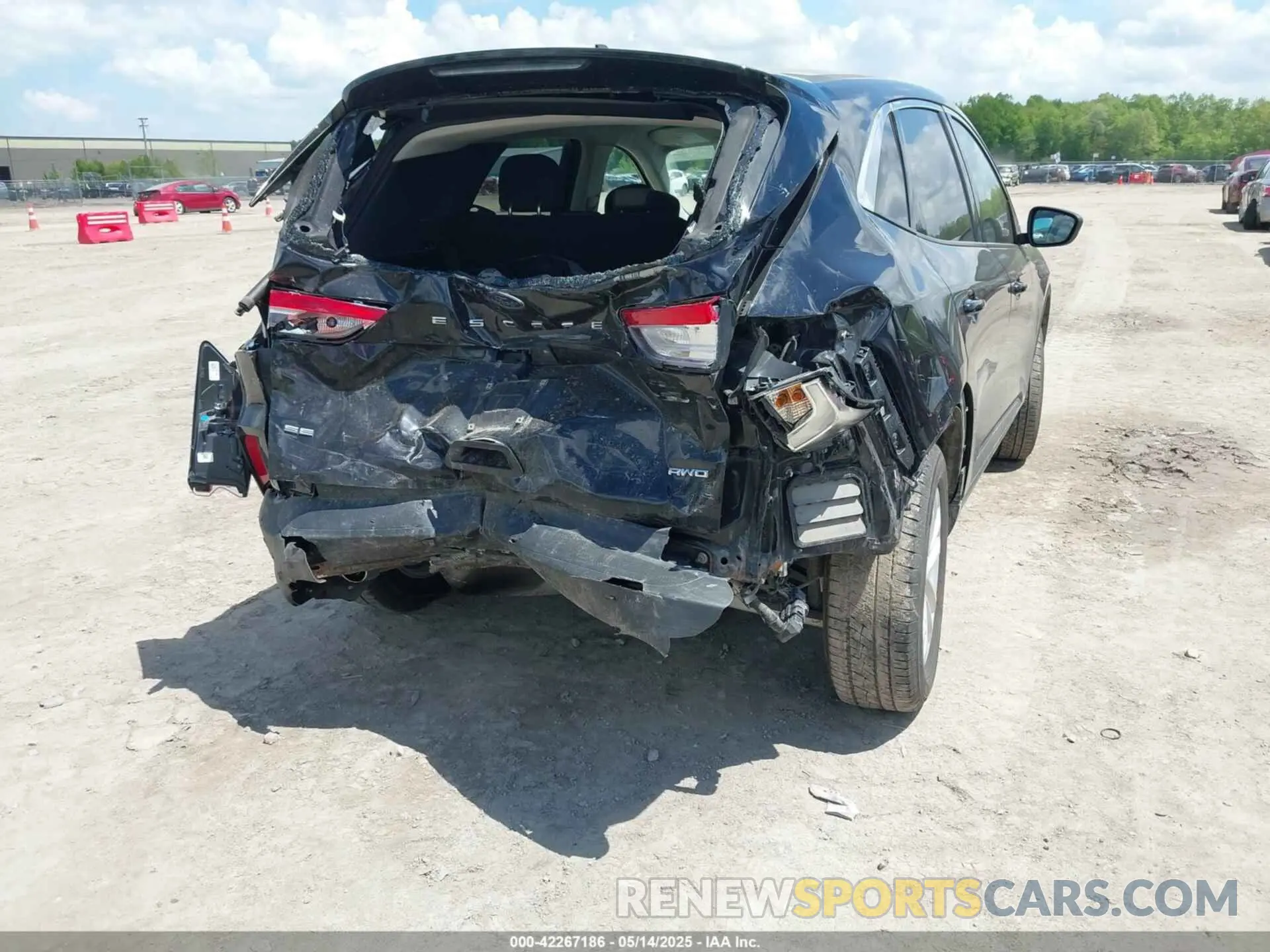 4 Photograph of a damaged car 1FMCU9G62NUA32931 FORD ESCAPE 2022