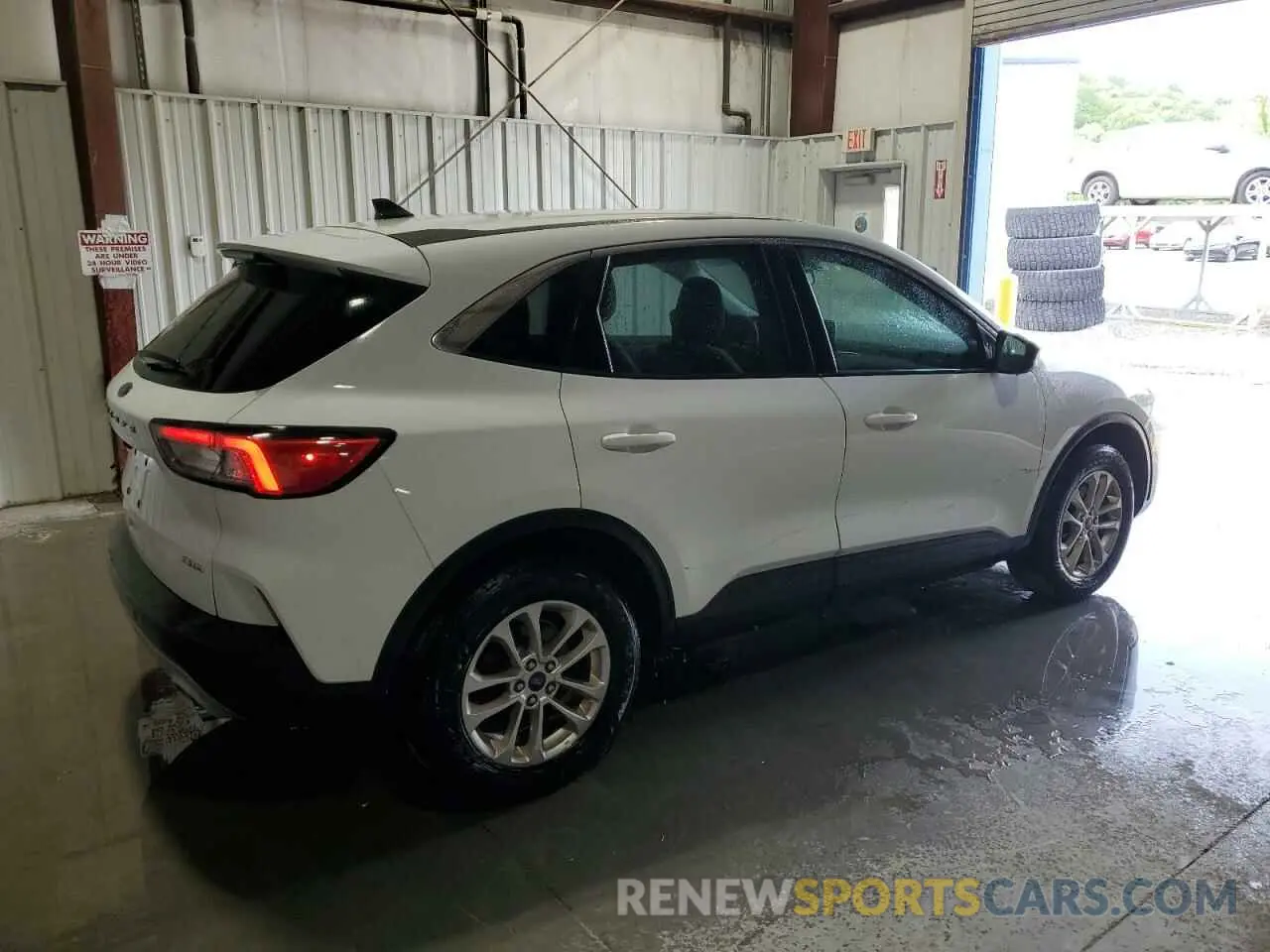 3 Photograph of a damaged car 1FMCU9G62NUB81355 FORD ESCAPE 2022