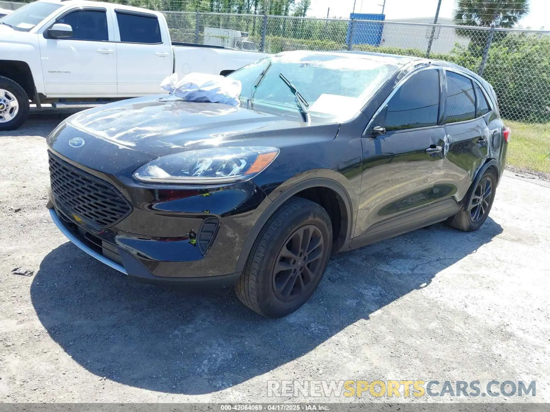 2 Фотография поврежденного автомобиля 1FMCU9G63NUB37820 FORD ESCAPE 2022