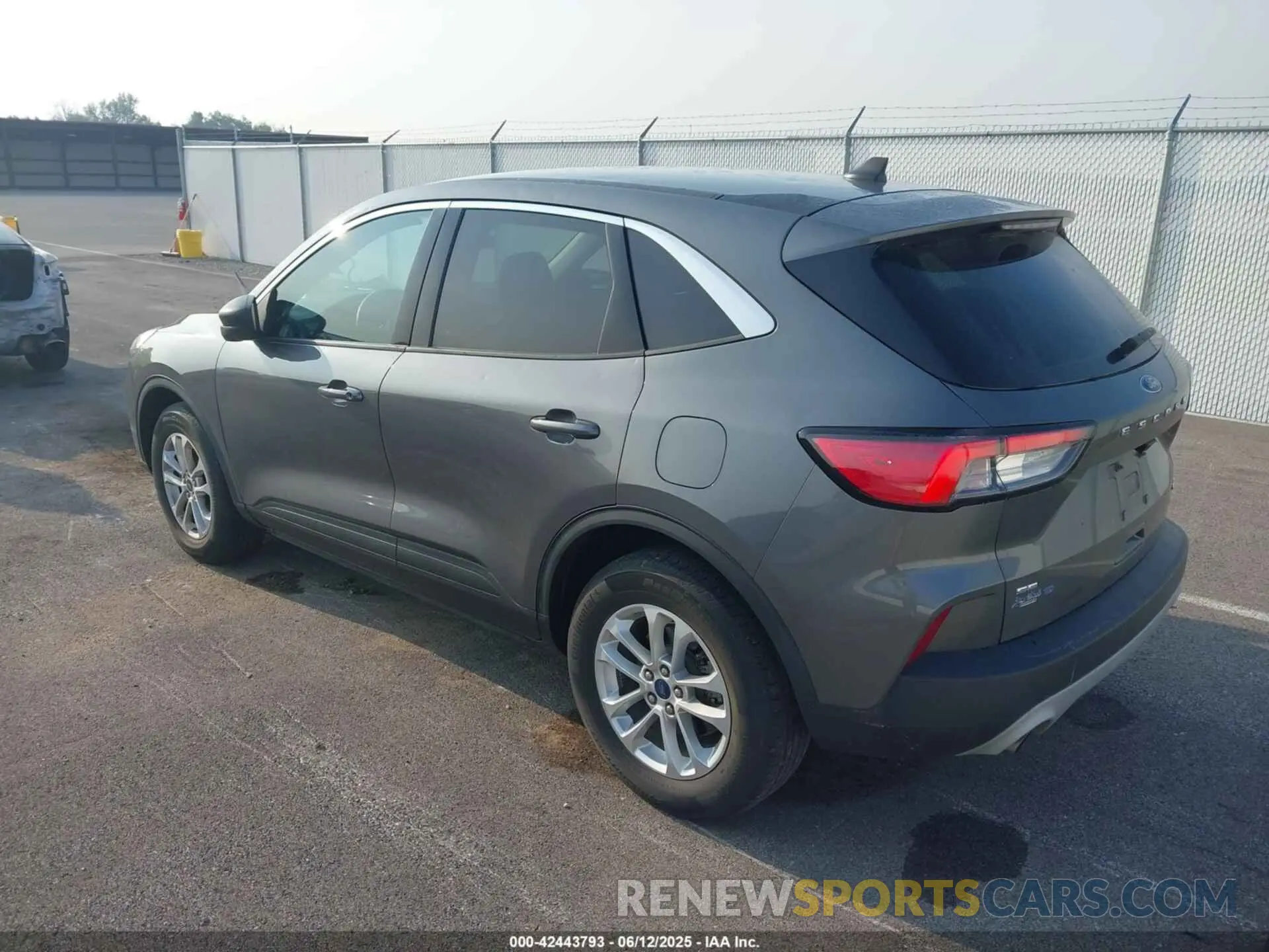3 Фотография поврежденного автомобиля 1FMCU9G64NUA04516 FORD ESCAPE 2022