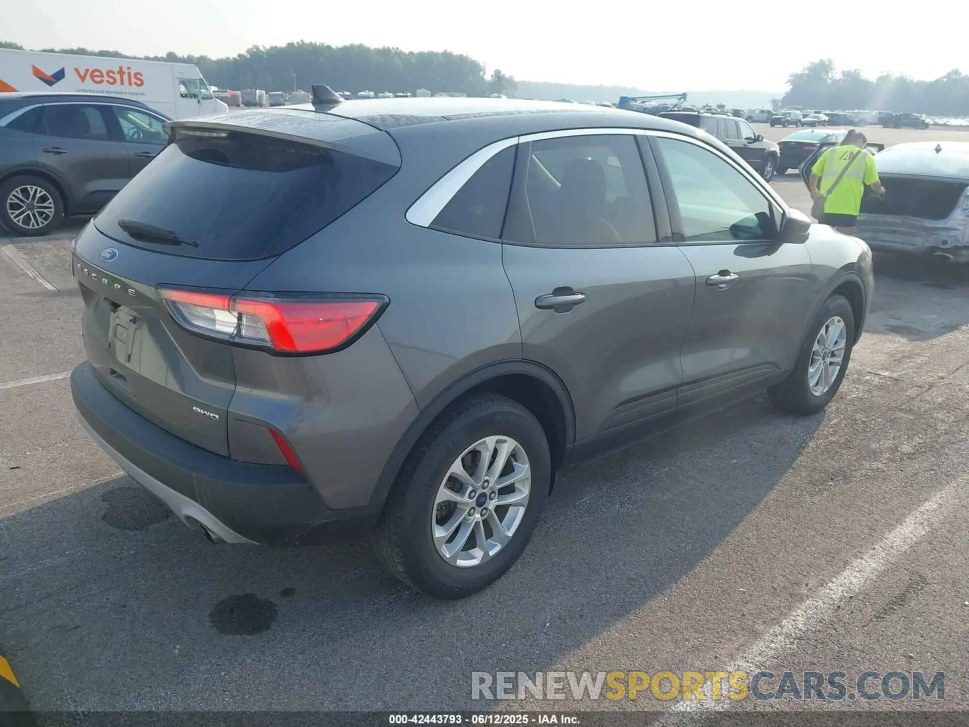 4 Фотография поврежденного автомобиля 1FMCU9G64NUA04516 FORD ESCAPE 2022